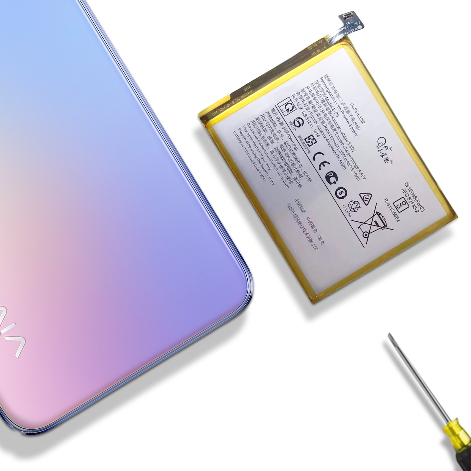 Un teléfono y una batería con una etiqueta. También hay un destornillador. La vista es cenital, en ángulo.