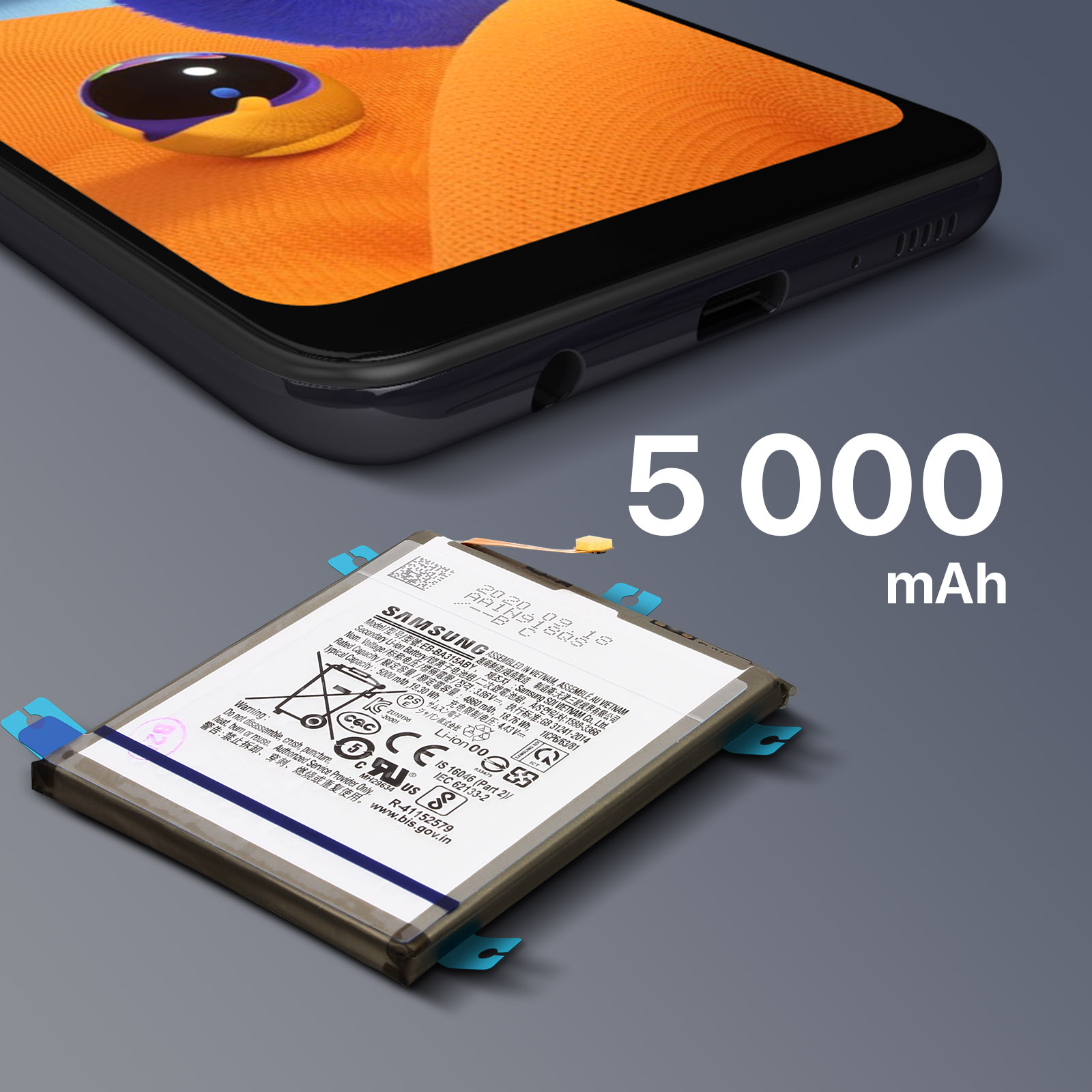 Une batterie de téléphone et un téléphone, avec le nombre 5000 mAh visible.