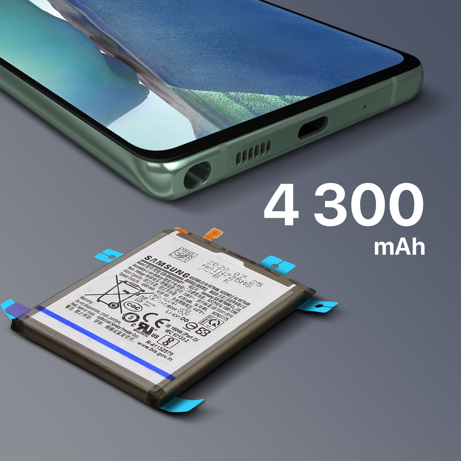 Une batterie de téléphone et un téléphone sont affichés. La batterie porte une étiquette Samsung et les mAh sont de 4300.