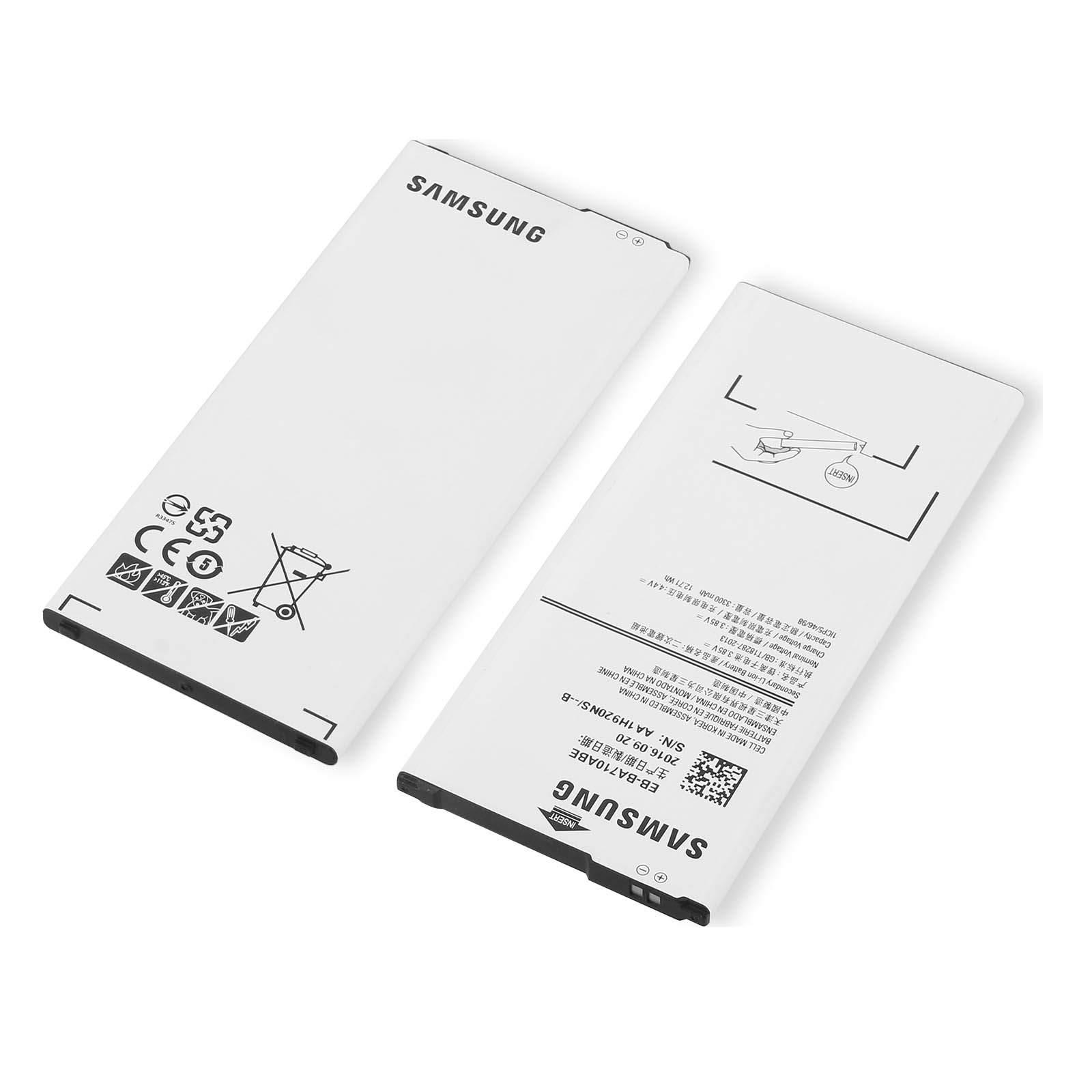 Zwei weiße Batterien mit dem SAMSUNG-Logo.