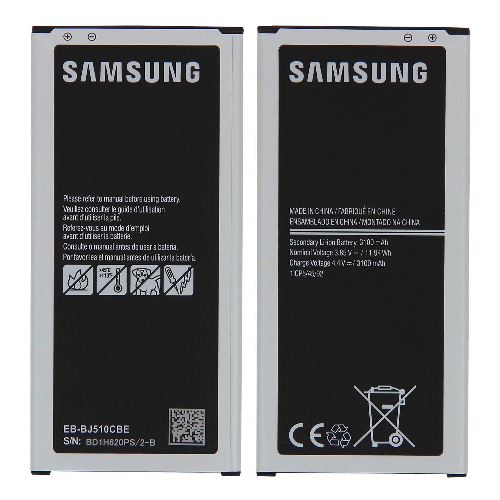 Zwei Samsung-Telefonbatterien mit Etiketten. Beide zeigen Warnungen und andere Informationen.