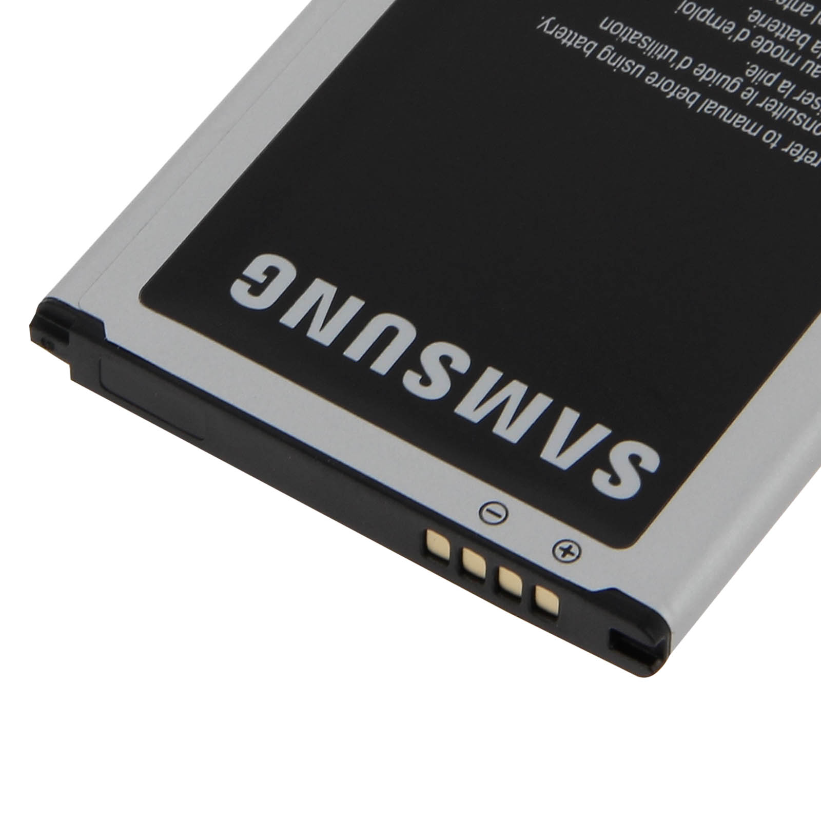 Ein Samsung-Akku mit Markierungen auf weißem Hintergrund.