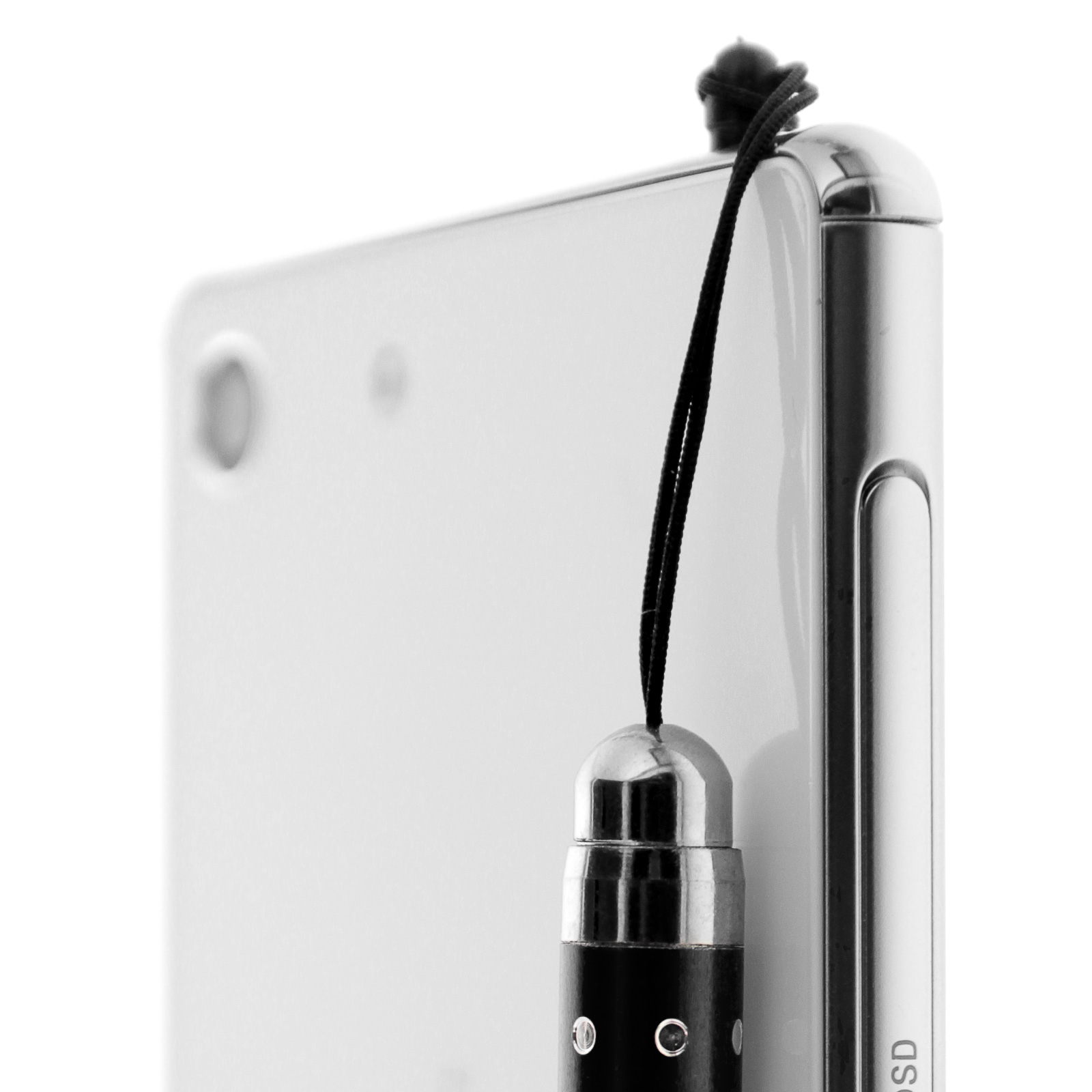 Uno stilo con un cavo nero collegato a un telefono. Telefono bianco con dettagli neri.