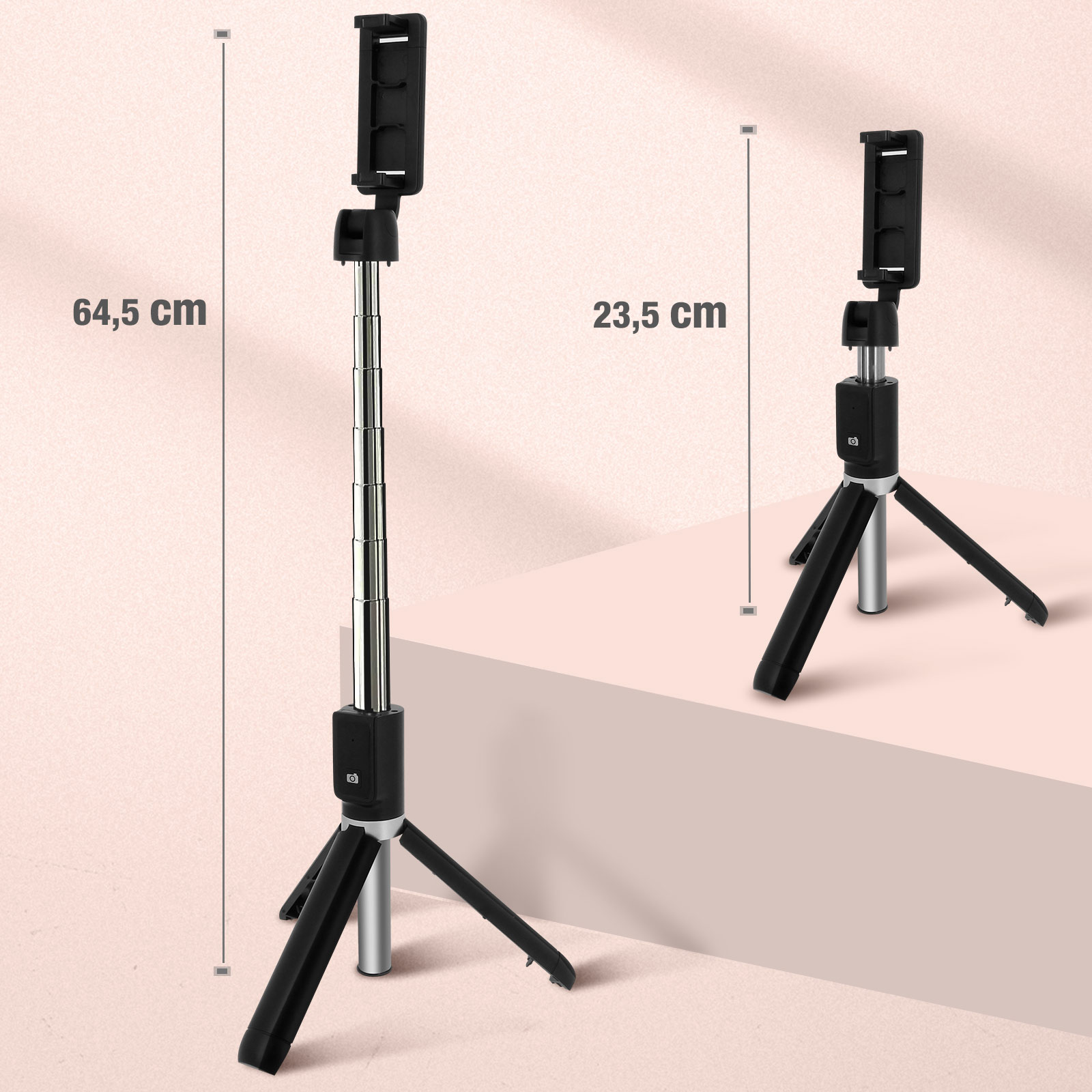 Vengono mostrati due selfie stick neri, con misure di 64,5 cm e 23,5 cm.