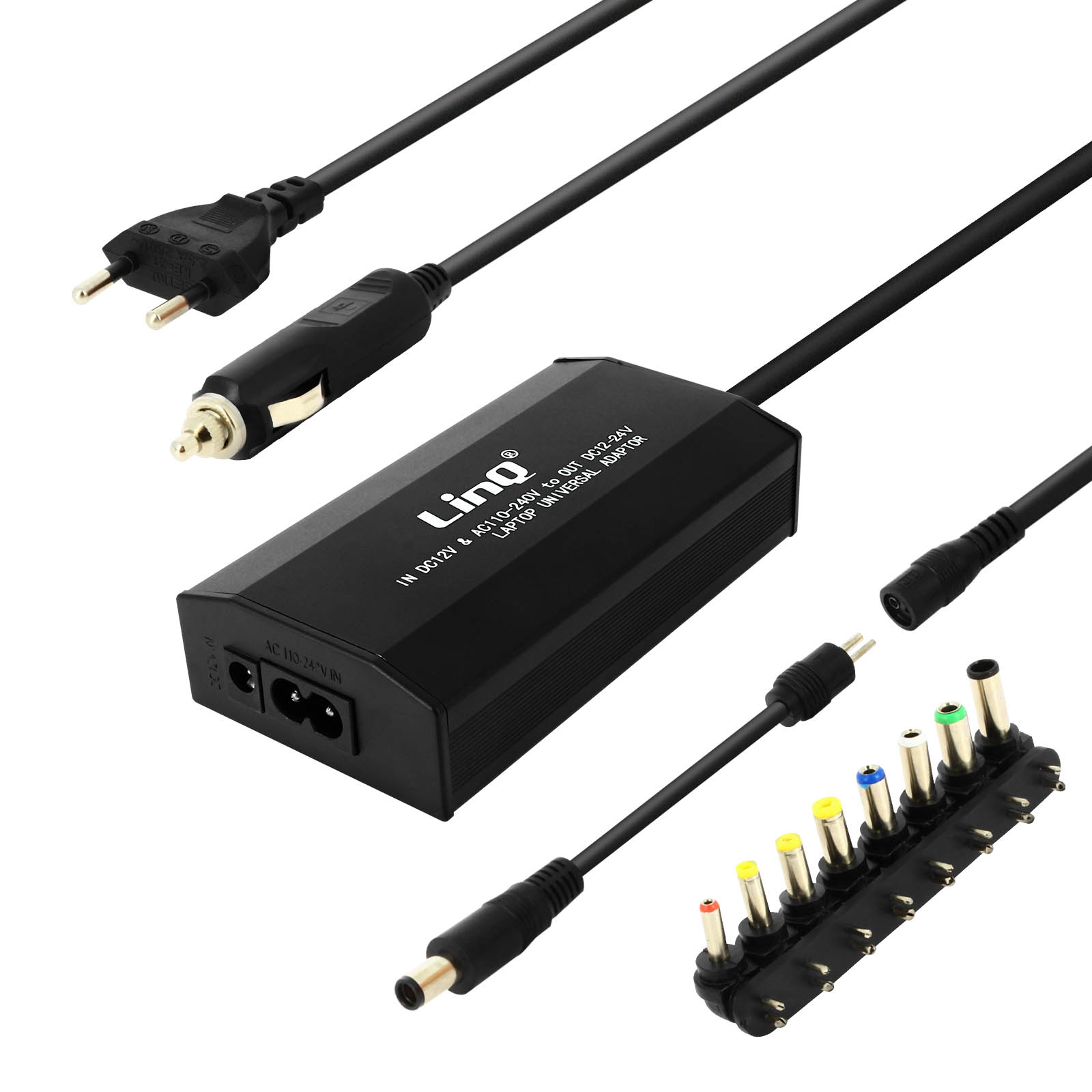 Adaptador universal para portátil negro con múltiples enchufes y cables, sobre un fondo blanco.