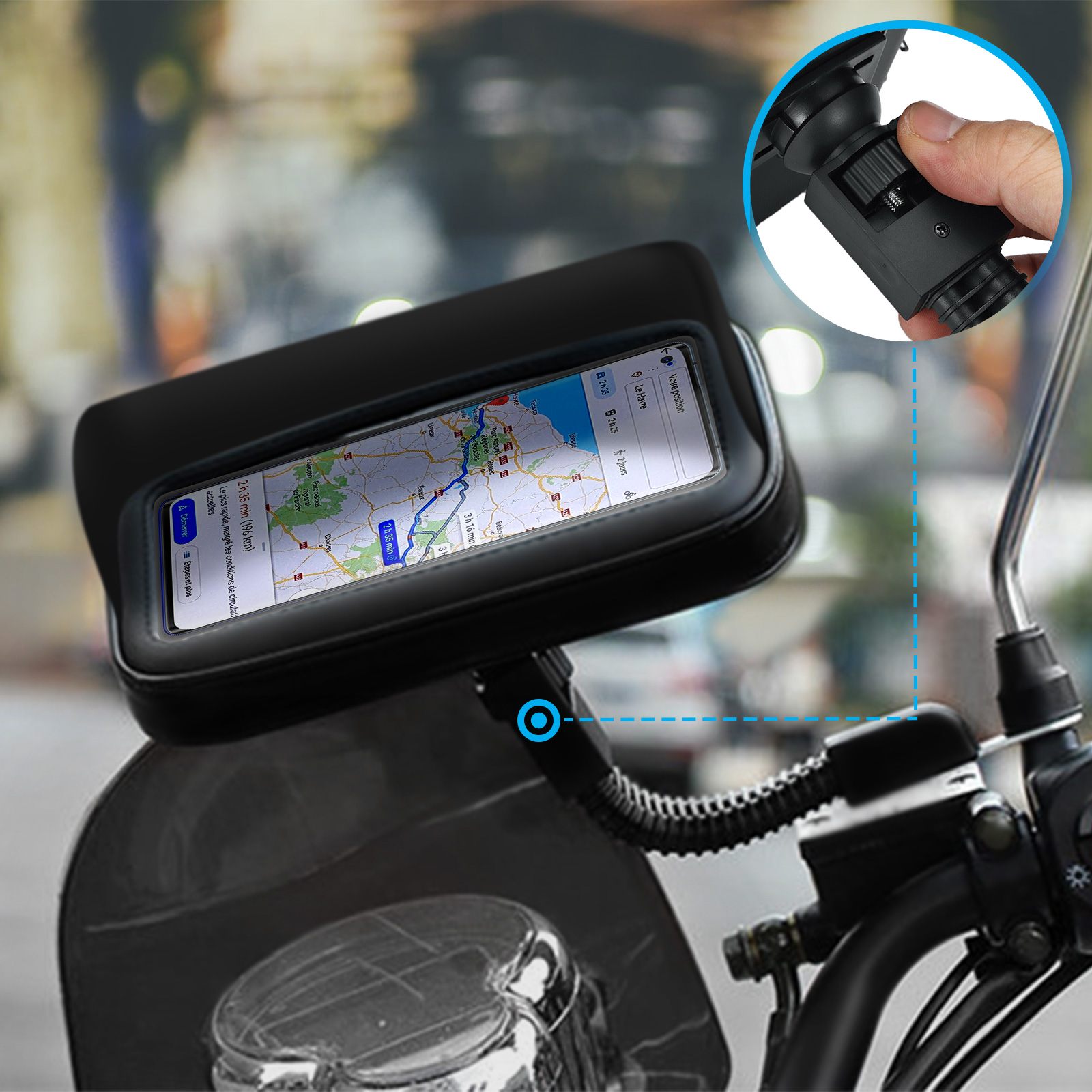 Supporto manubrio moto con telefono che mostra app di navigazione. Una mano lo regola.