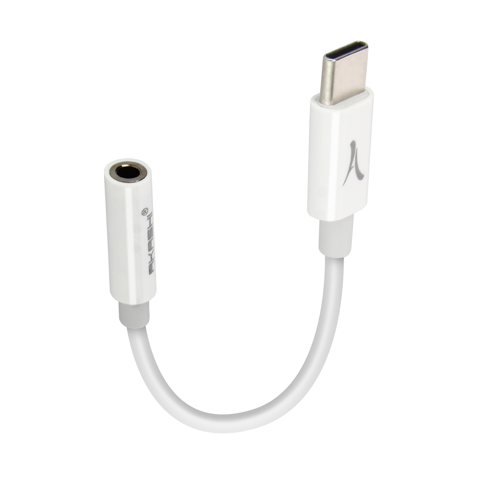Adattatore bianco da USB-C a jack audio da 3,5 mm. Cavo bianco, sfondo bianco.