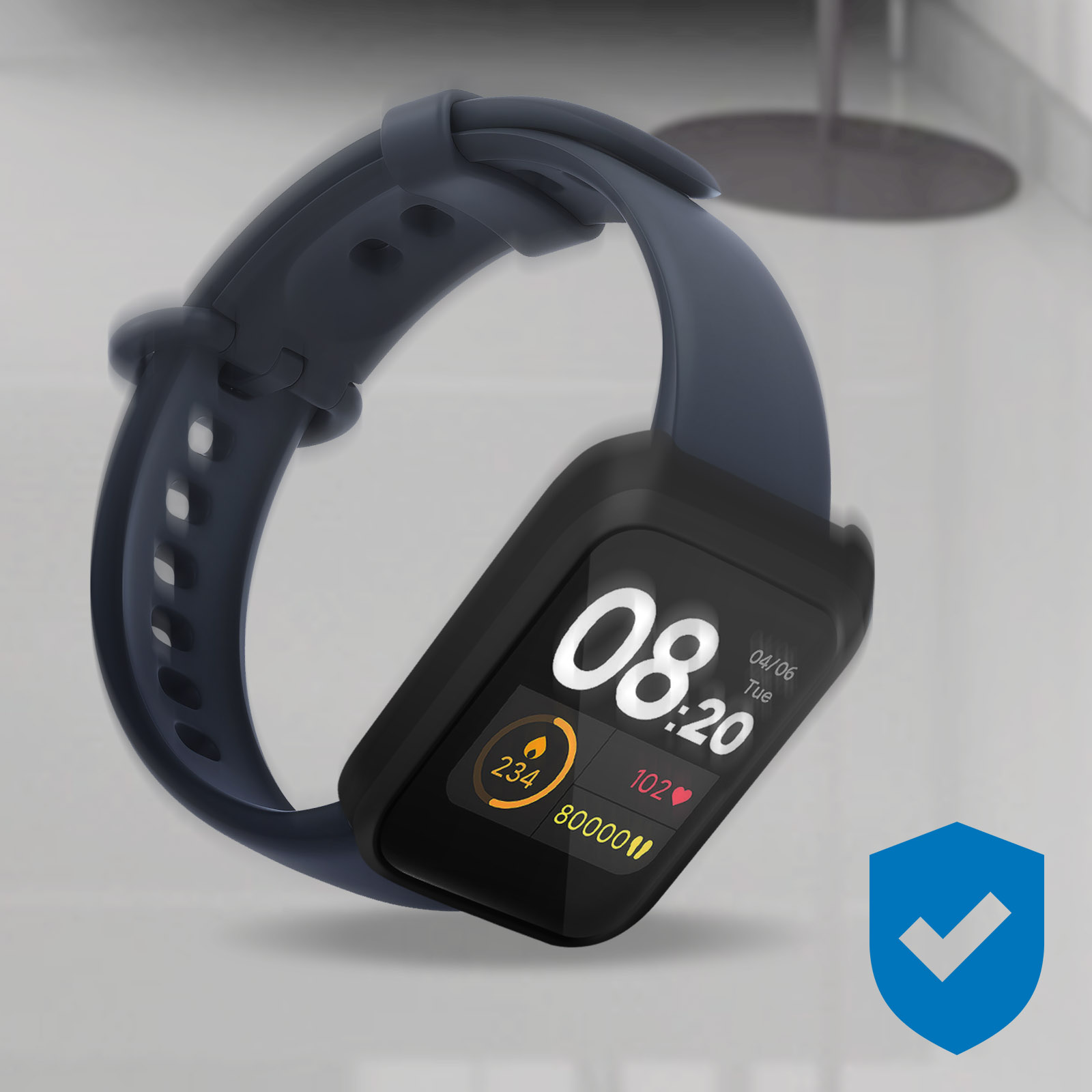 Eine Marine-Smartwatch mit schwarzem Display, das Zeit, Schritte und Herzfrequenz anzeigt. Es liegt auf weißem Untergrund.