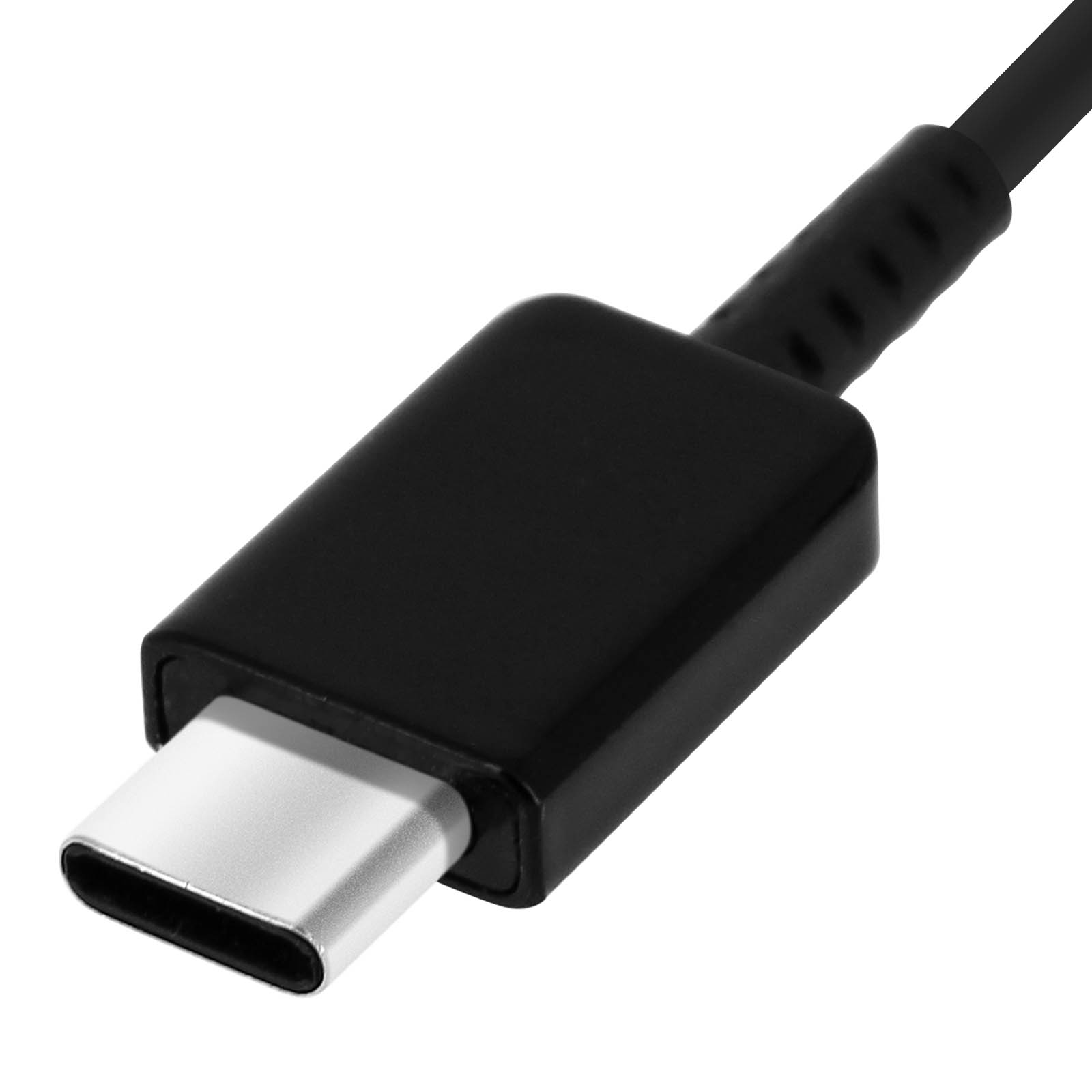 Un primo piano di un connettore USB-C nero.