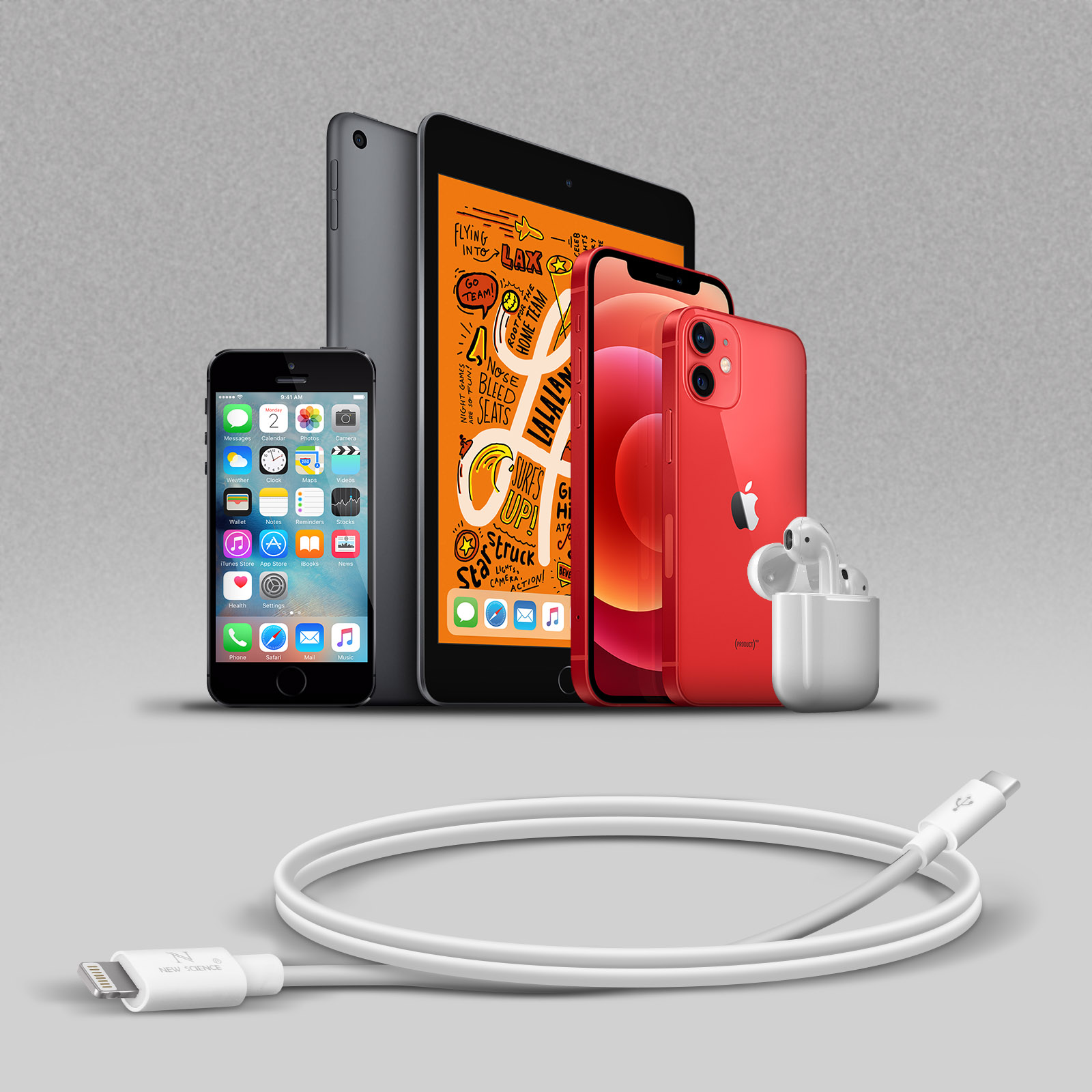 Diversi dispositivi Apple tra cui iPhone, iPad e AirPods con un cavo di ricarica.