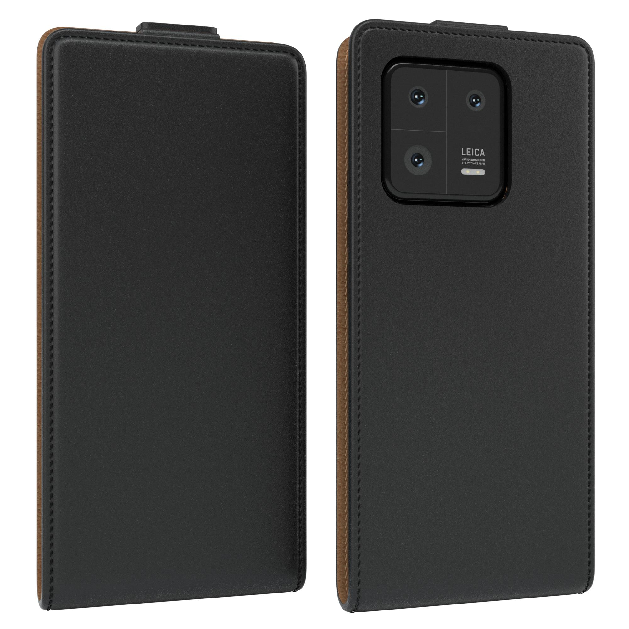 Zwei schwarze Handyhüllen, eine offen mit Telefon und die andere geschlossen.