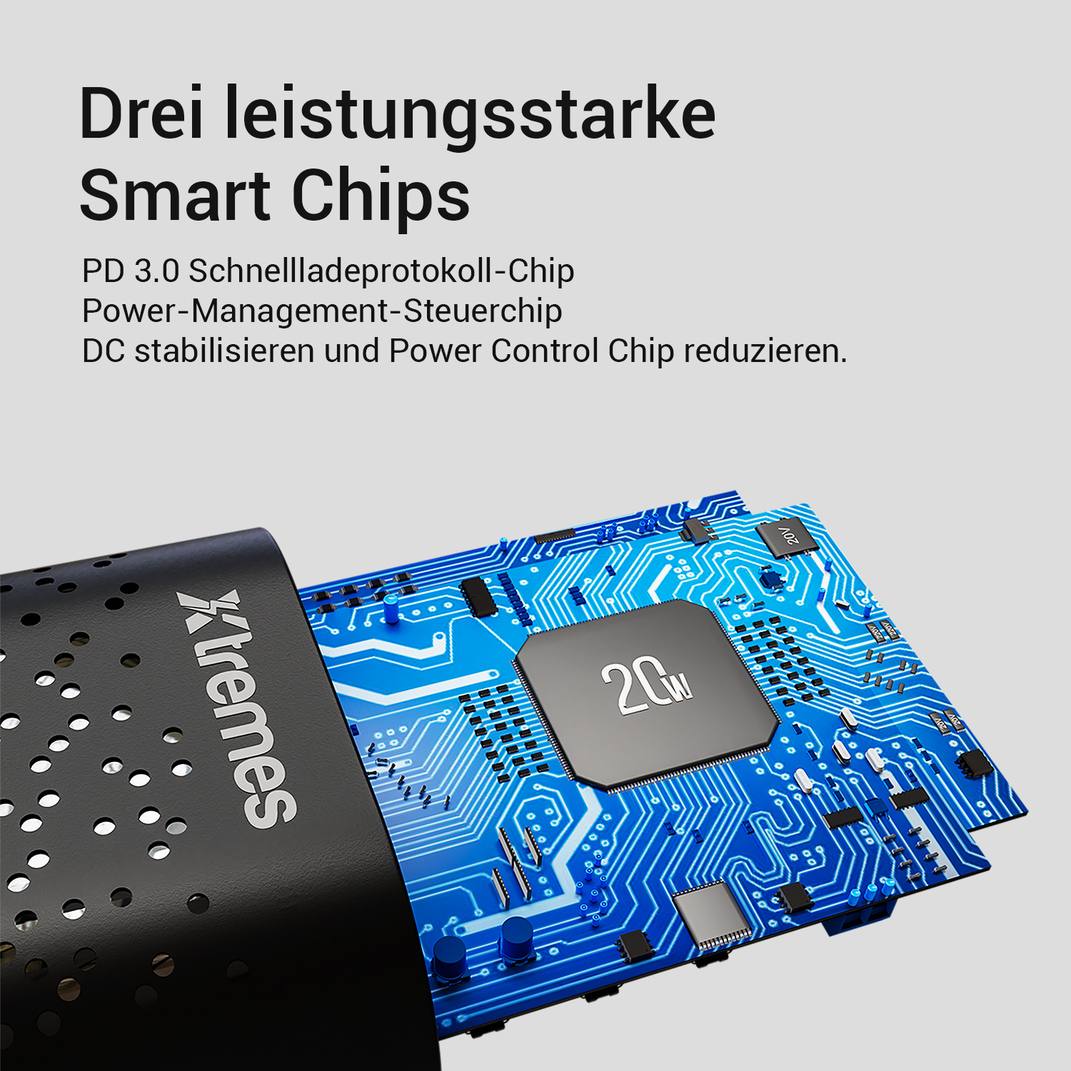 Nahaufnahme einer blauen Leiterplatte mit Text und schwarzem Xtrems-Gehäuse.