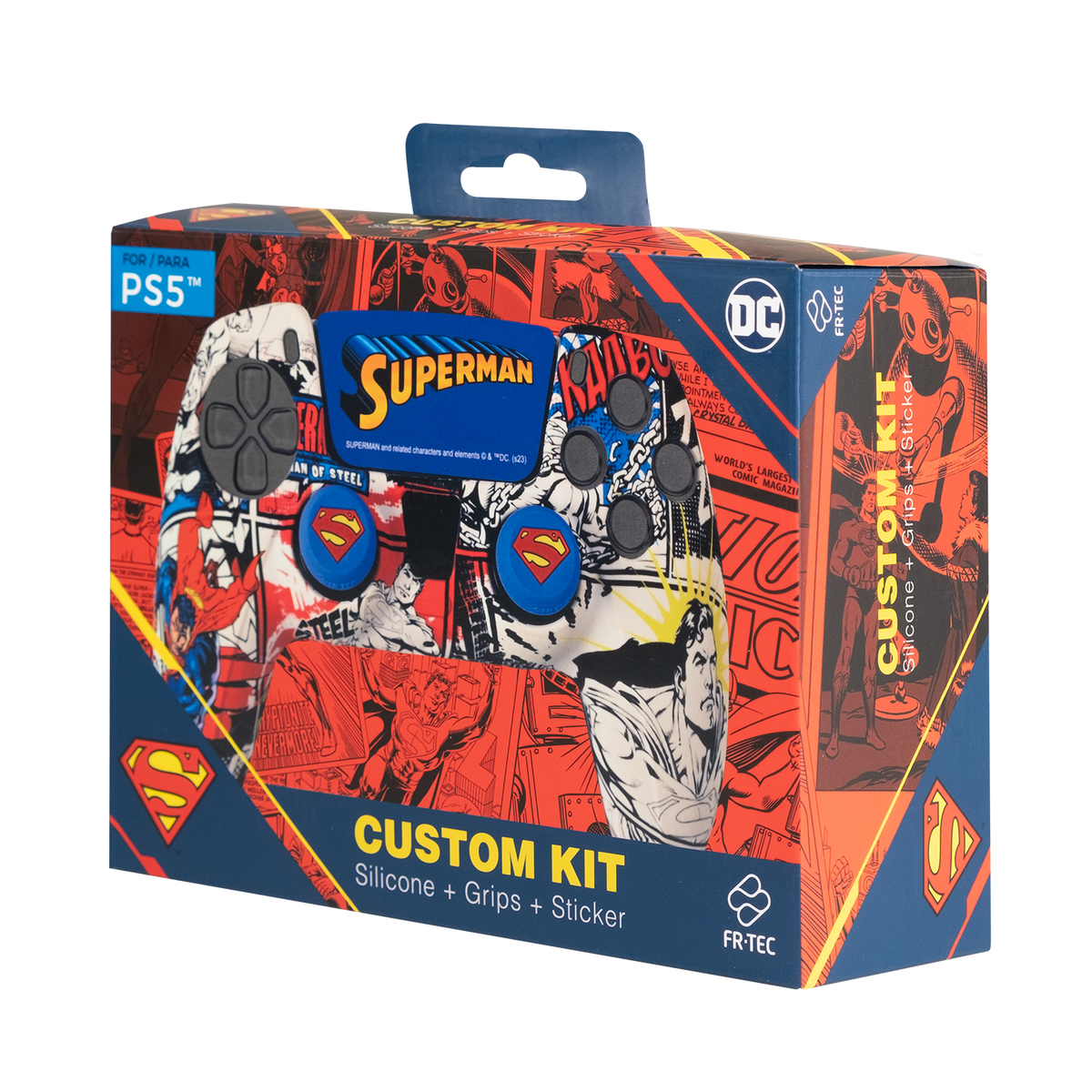 Una caja de kit personalizado con tema de Superman para un controlador PS5. La caja es roja, blanca y azul.