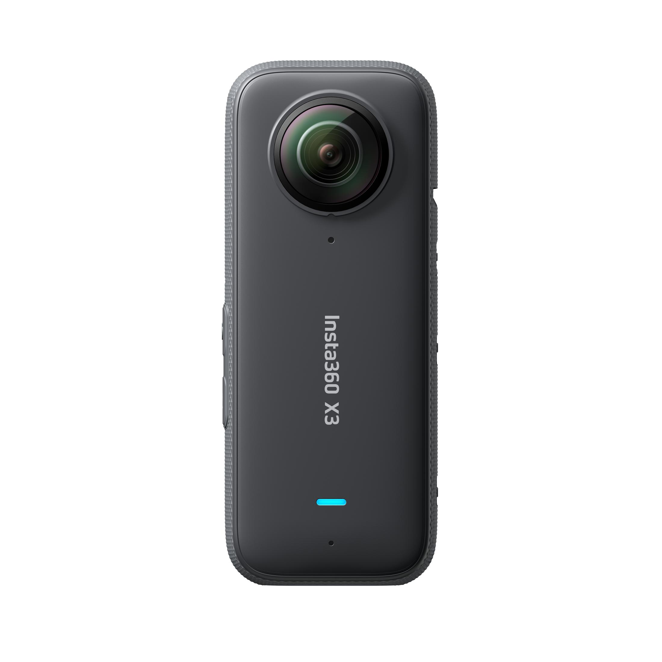 Fotocamera Insta360 X3 nera. Forma cilindrica con obiettivo frontale. Lati grigi. Design moderno.