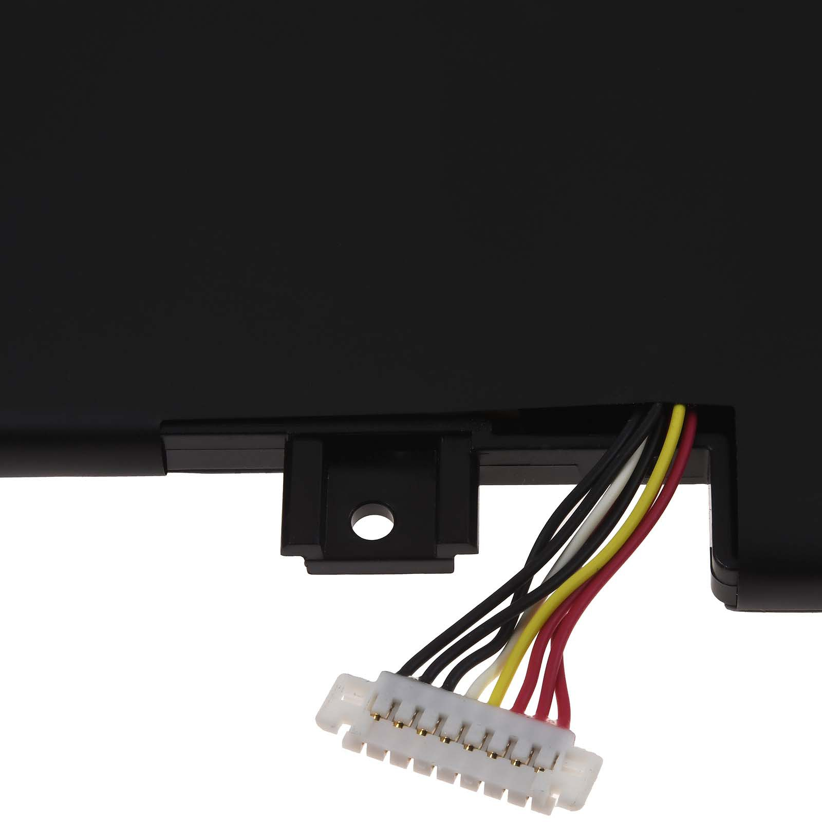 Nahaufnahme einer schwarzen Laptop-Batterie mit Anschluss und farbigen Drähten, isoliert auf Weiß.