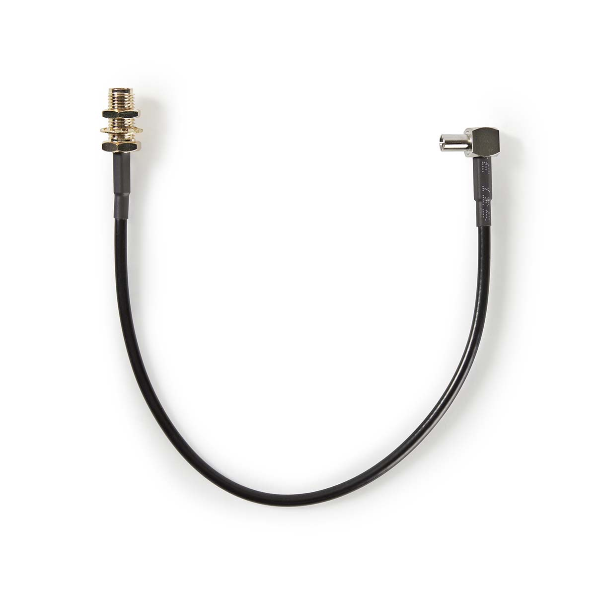 Cable coaxial negro con conectores dorados, forma curvada, sobre fondo blanco.