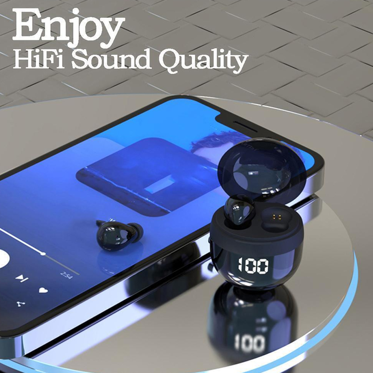 Schwarze Ohrhörer und Ladecase auf reflektierender Oberfläche, mit Smartphone. Text: 'Enjoy HiFi Sound Quality'.