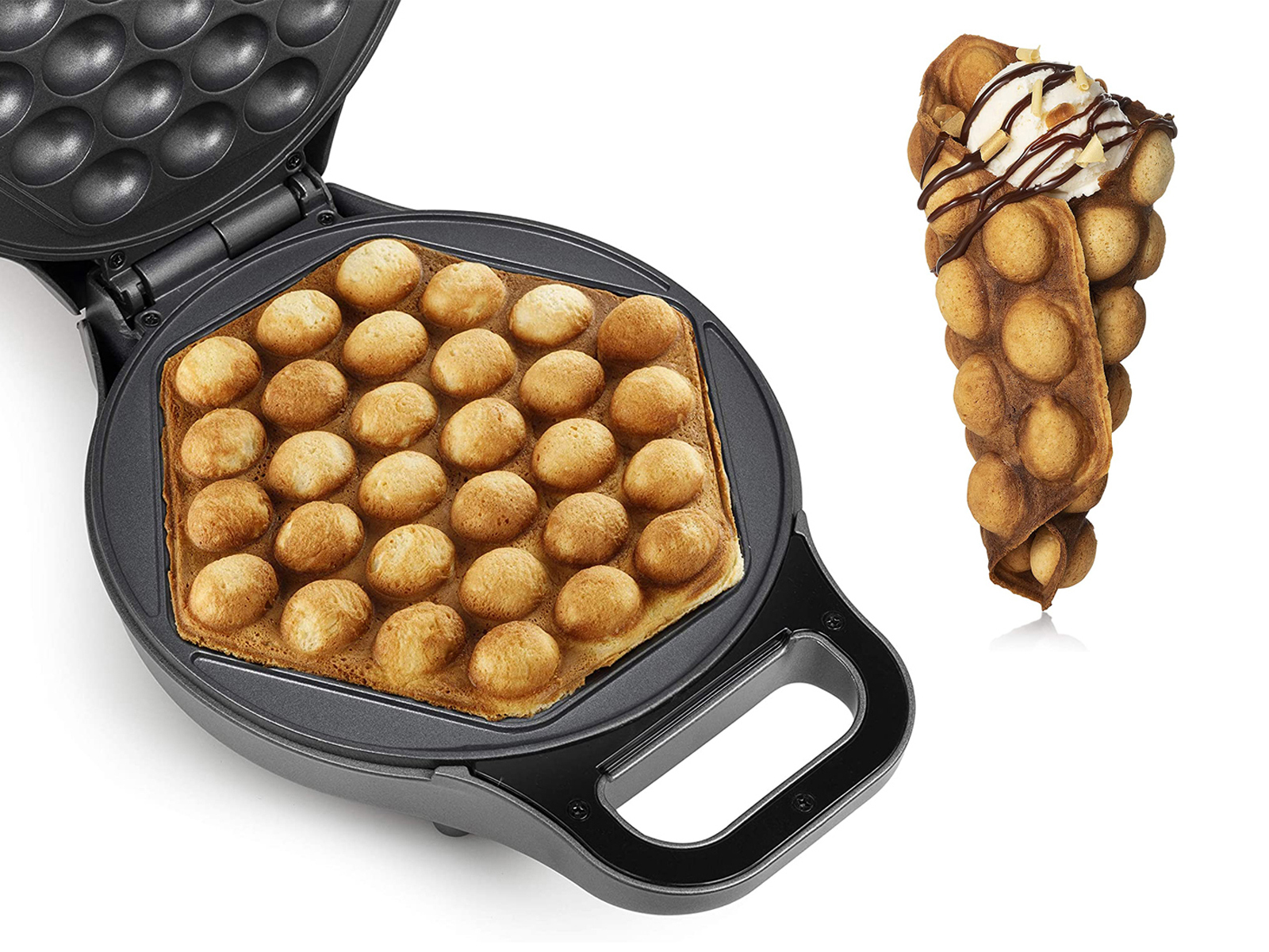 Waffeleisen mit Waffeln, und eine Waffel mit Belag.