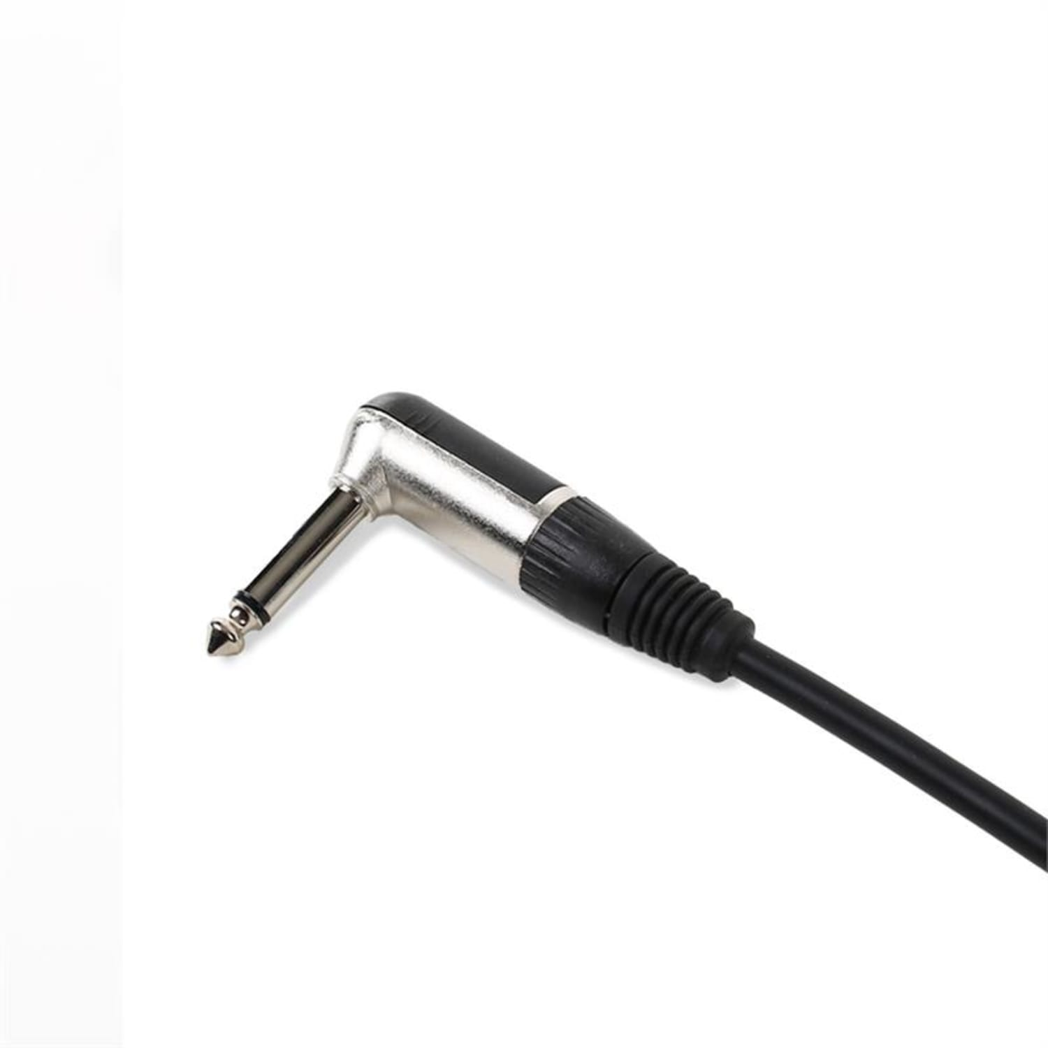 Abgewinkelter Audio-Klinkenstecker mit schwarzem Kabel auf weißem Grund.