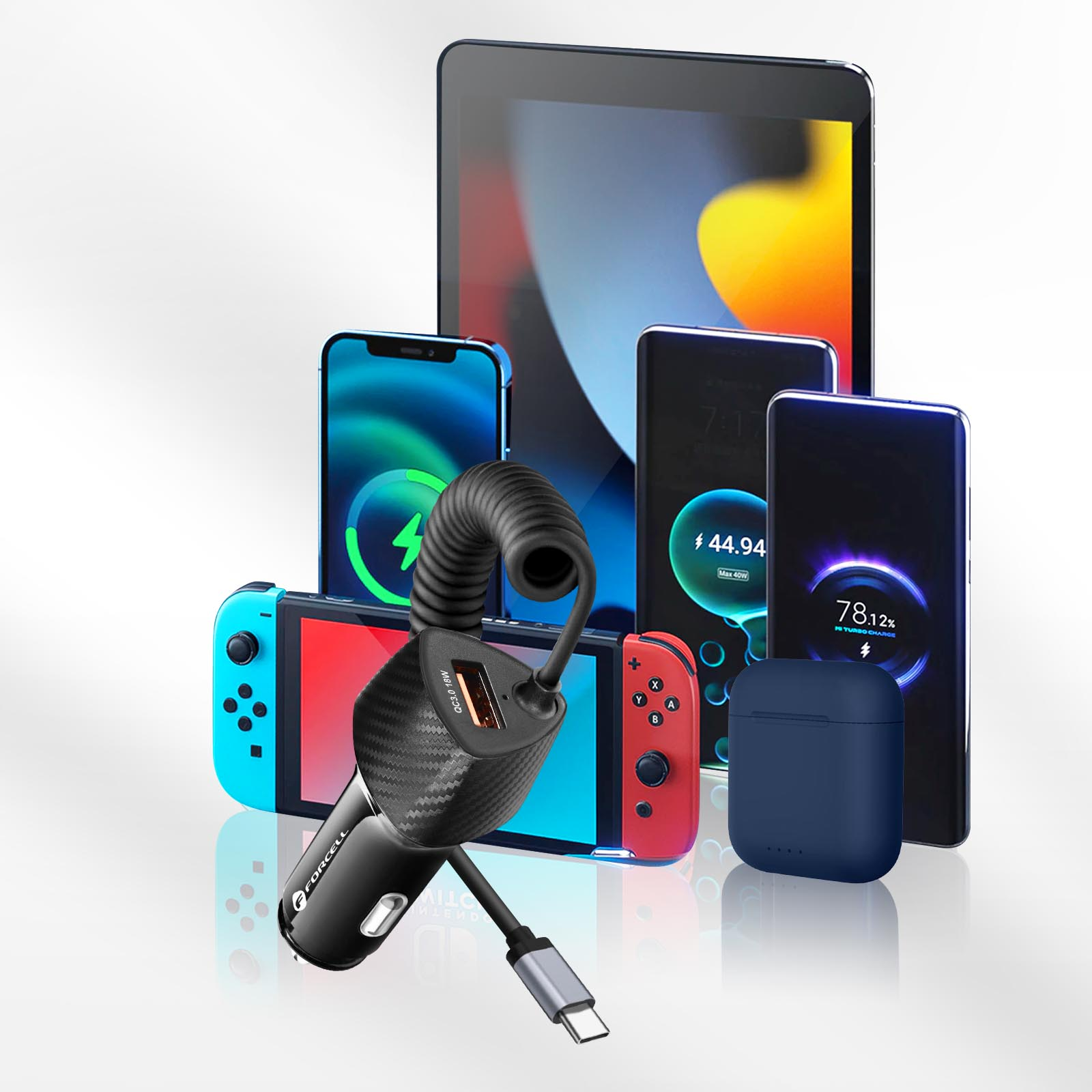 Assortimento di telefoni, tablet e dispositivi di ricarica con un hub di ricarica.