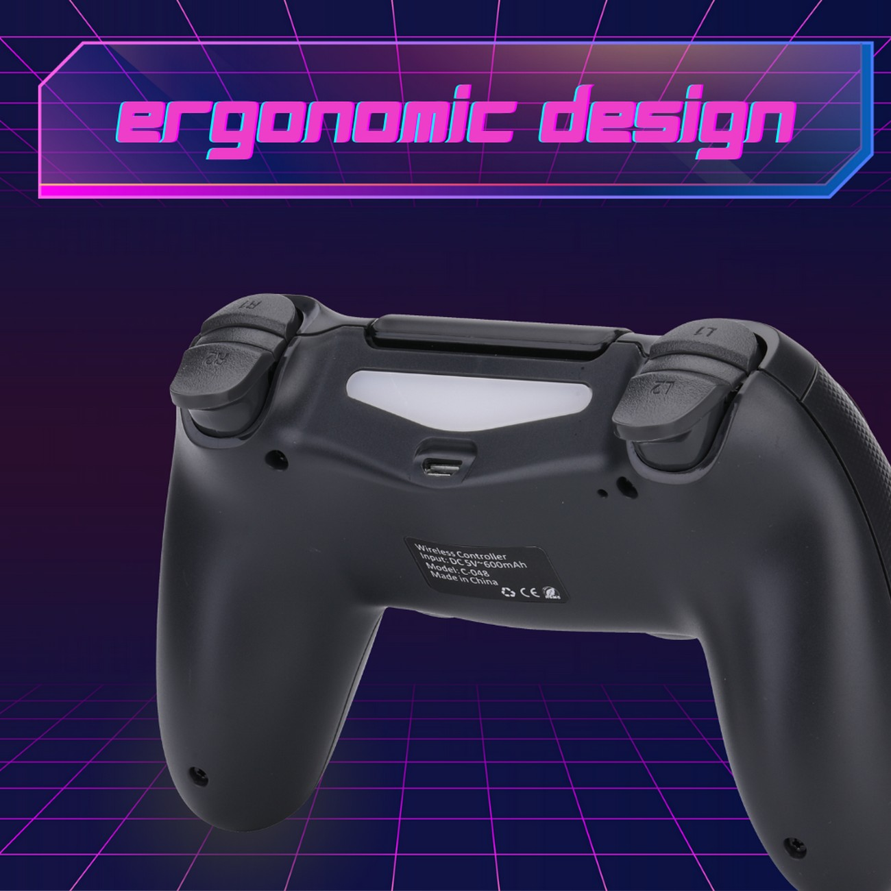 Mando de juego negro, vista superior, con superposición de texto 'diseño ergonómico'.