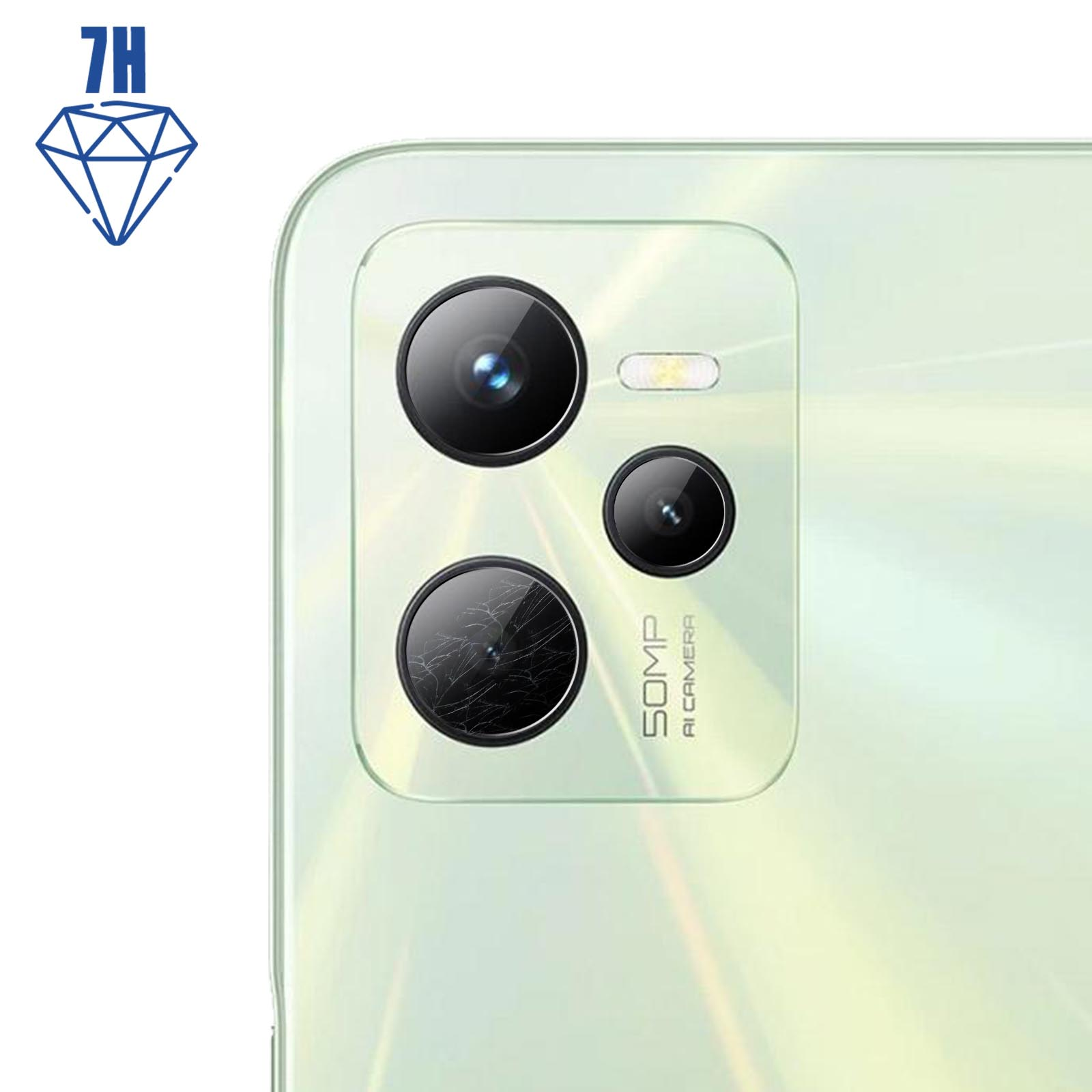 Primo piano del modulo fotocamera di un telefono. Tre lenti circolari, un flash e l'etichetta '50MP AI CAMERA' sono visibili.
