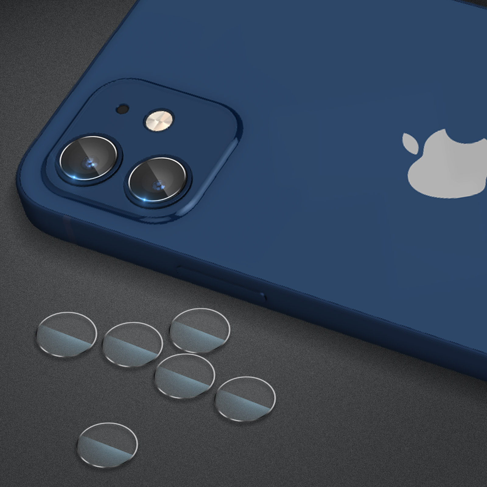 Niebieski telefon z osłonami obiektywu ze szkła. Sześć przezroczystych osłon obiektywu jest rozrzuconych wokół aparatu telefonu.