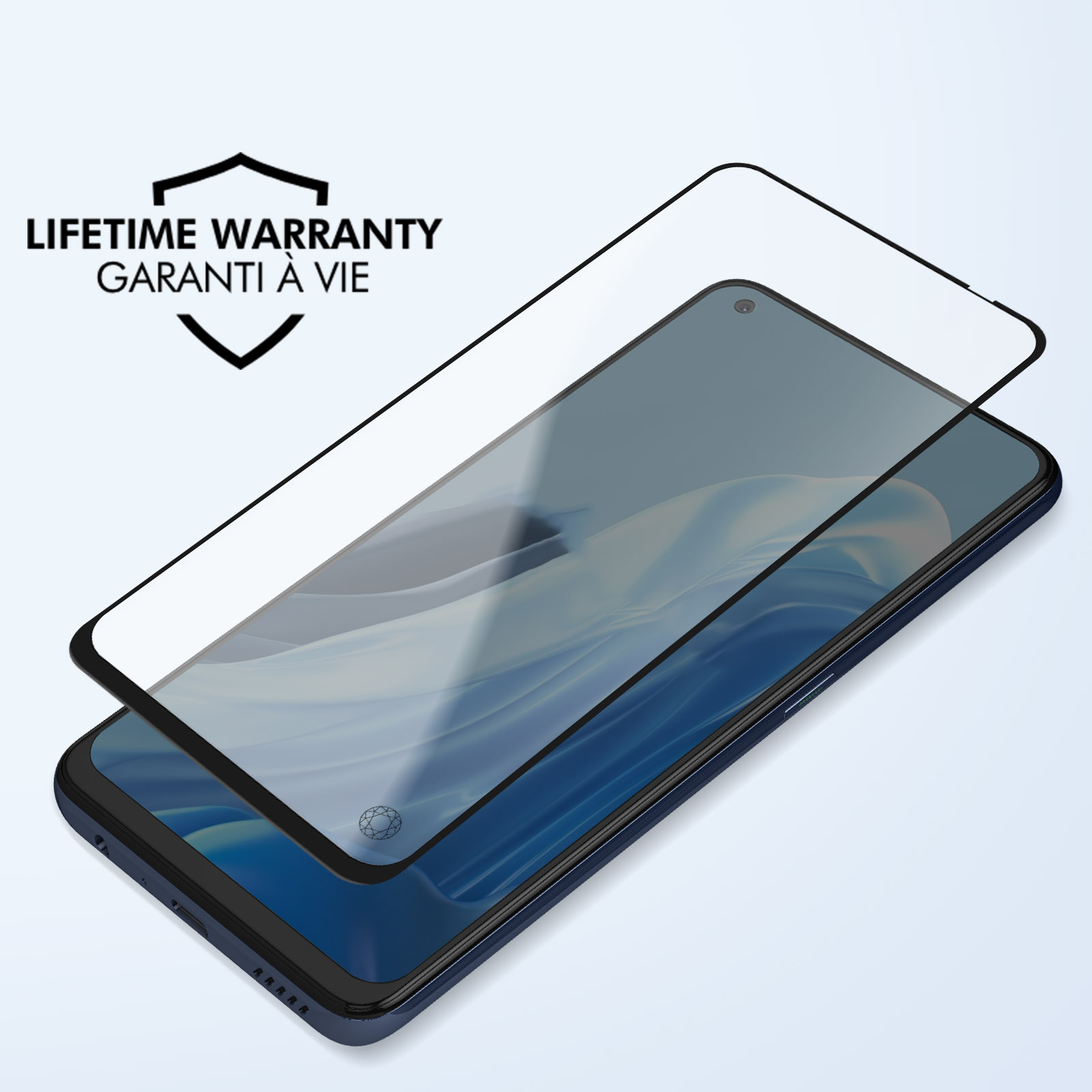 Een telefoon met een schermbeschermer en tekst voor levenslange garantie. De telefoon ligt op een blauw oppervlak.