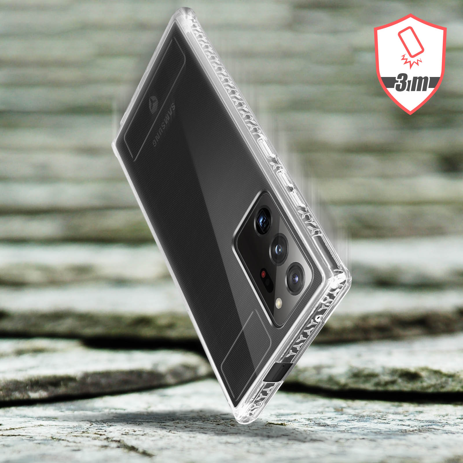 Coque de téléphone transparente avec un téléphone à l'intérieur tombant sur une surface en bois.