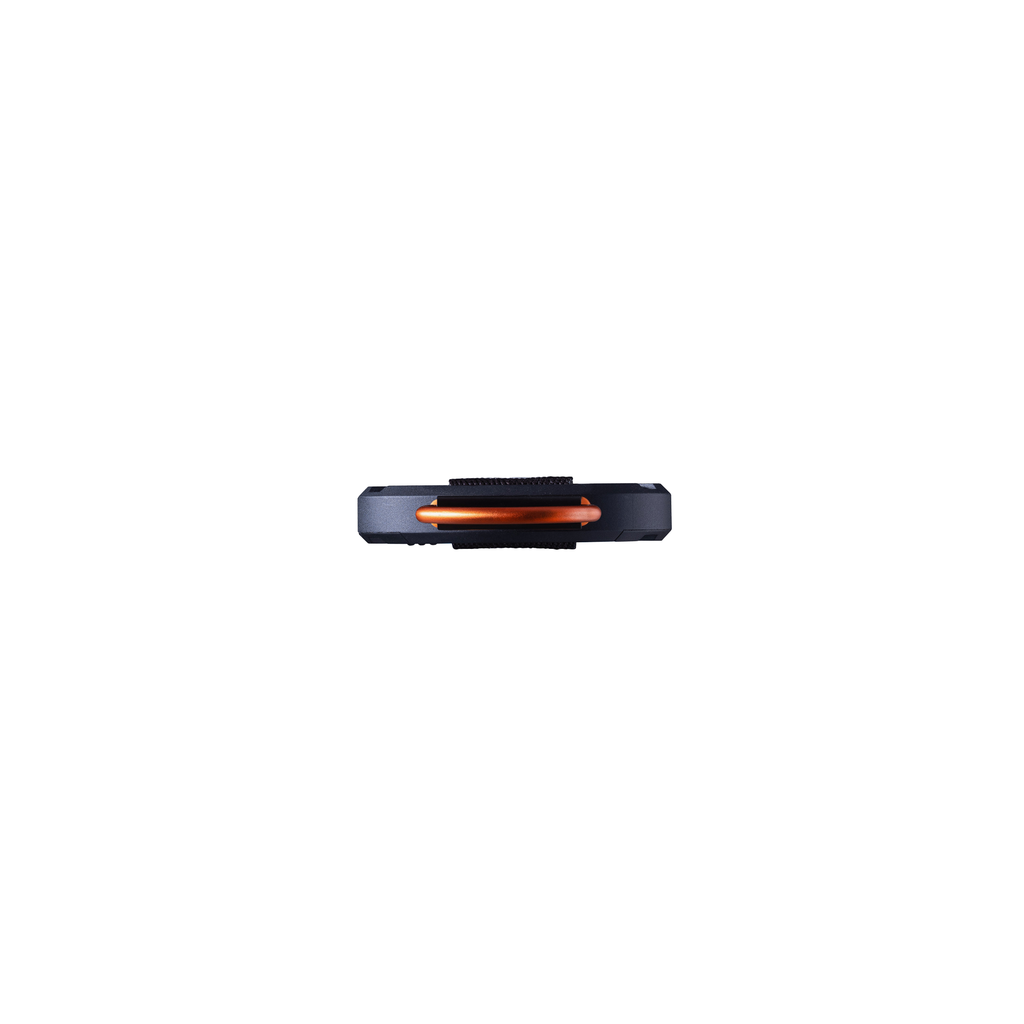 Un objeto negro con detalles en naranja, probablemente un teléfono, sobre un fondo negro.
