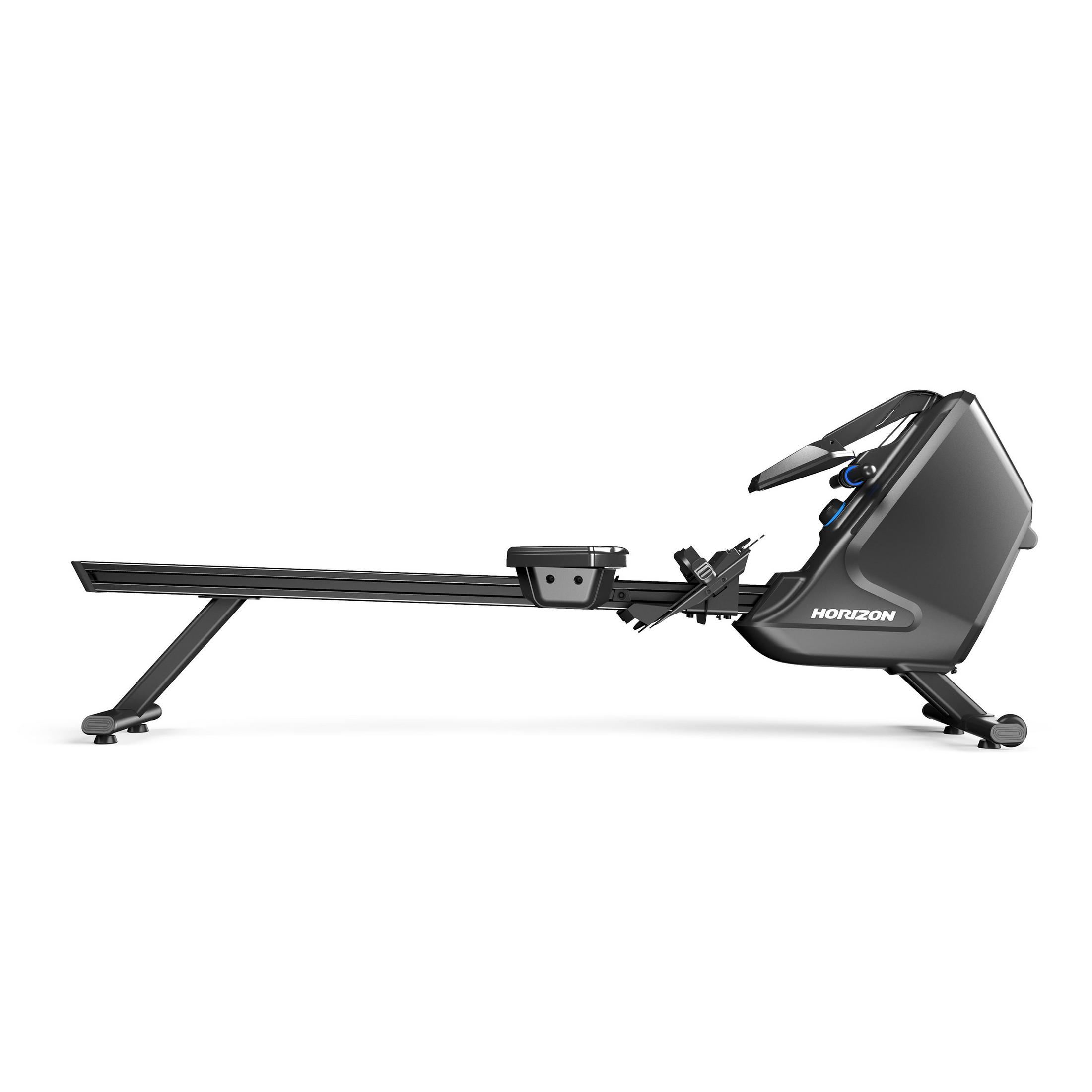 Eine schwarze Horizon Rudermaschine auf weißem Hintergrund. Das Design der Maschine ist elegant und modern.
