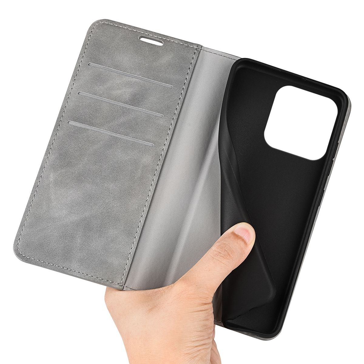 Eine Hand hält eine graue Handyhülle offen. Die Hülle hat drei Kartenfächer und einen schwarzen Telefonhalter.