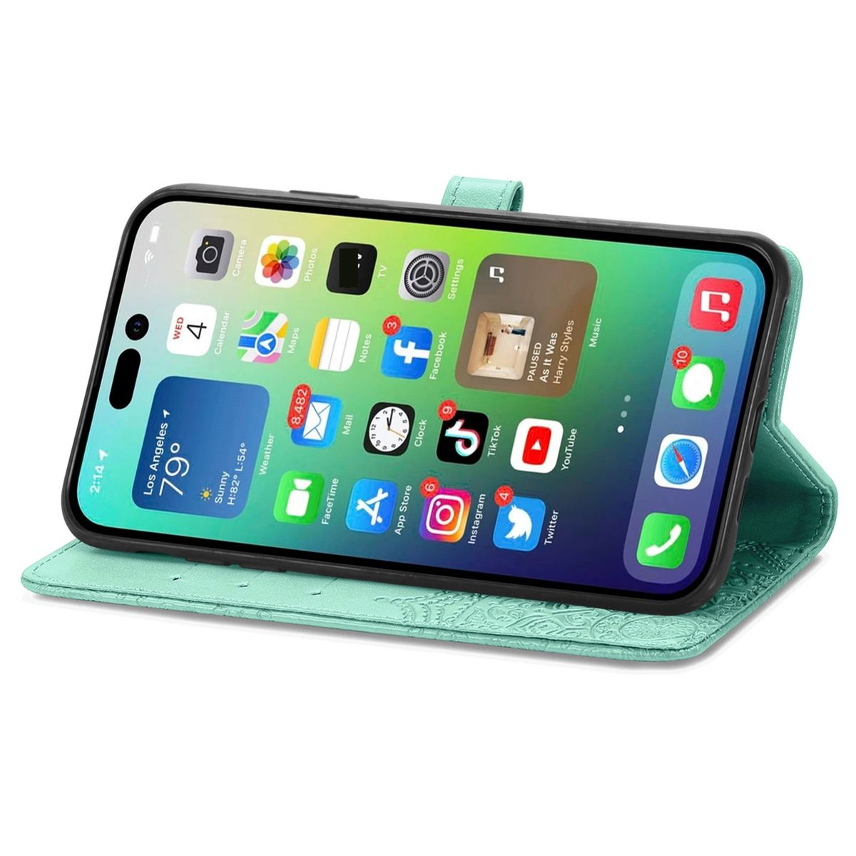 Ein Telefon in einer grünen Hülle, das einen App-Bildschirm anzeigt. Knöpfe und Symbole sind sichtbar.