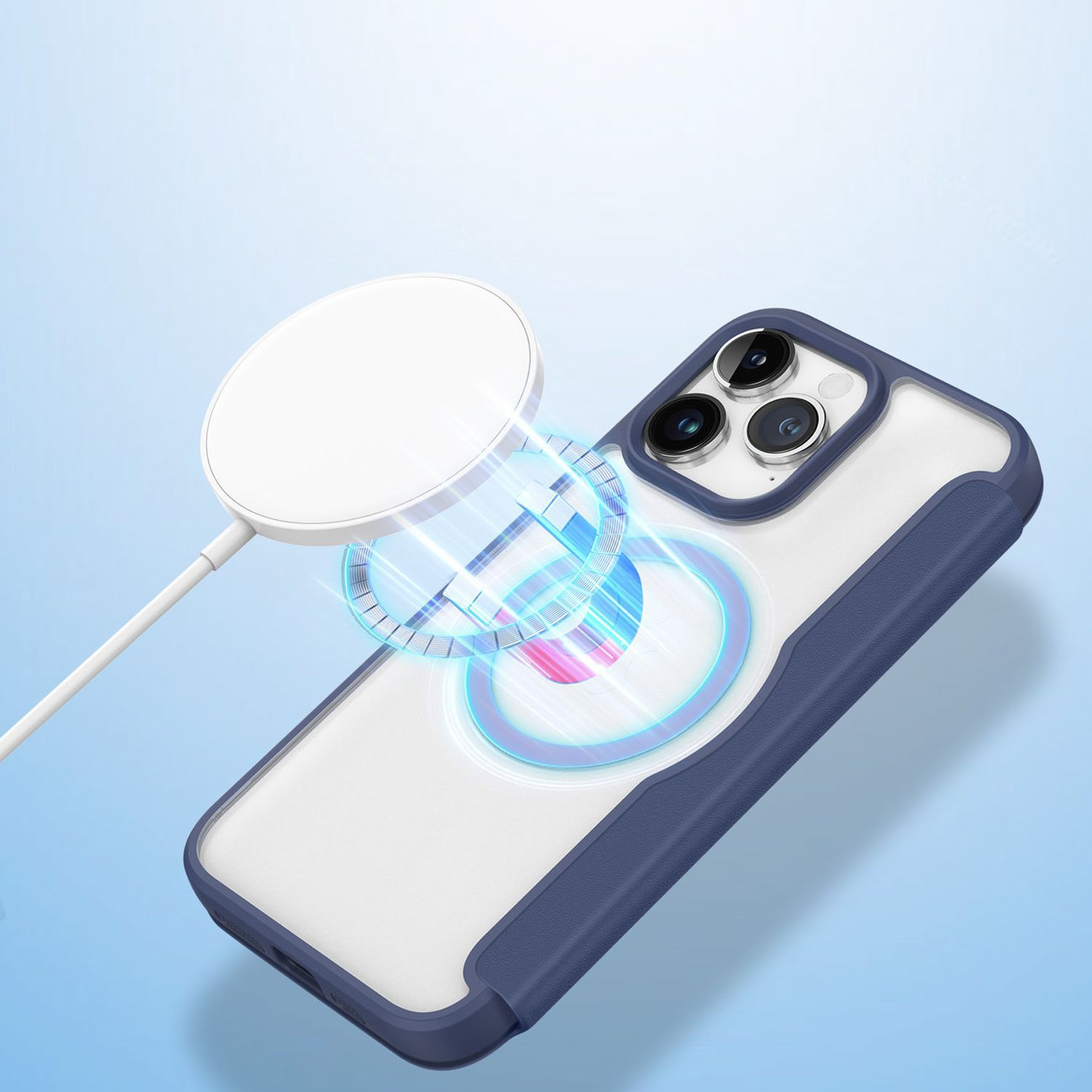 Handyhülle mit blauen Rändern, Telefon darin und ein Ladepad darüber.