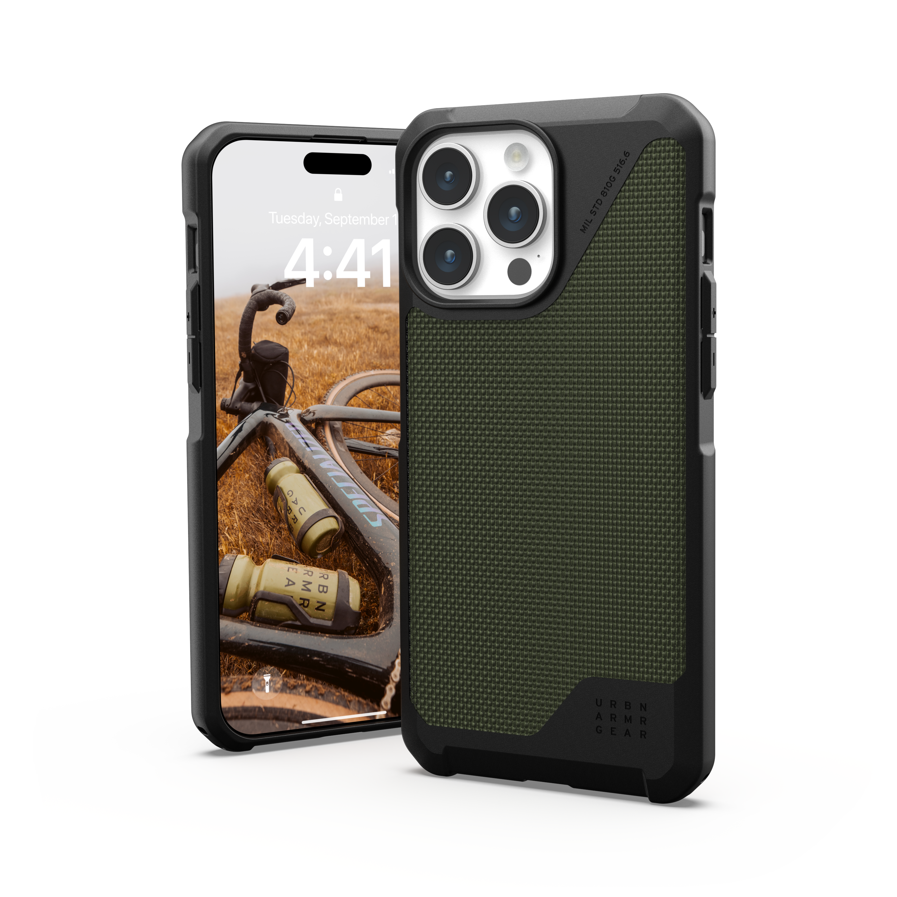 iPhone im Case; schwarzes Case mit grüner Stoffstruktur, Telefon links.