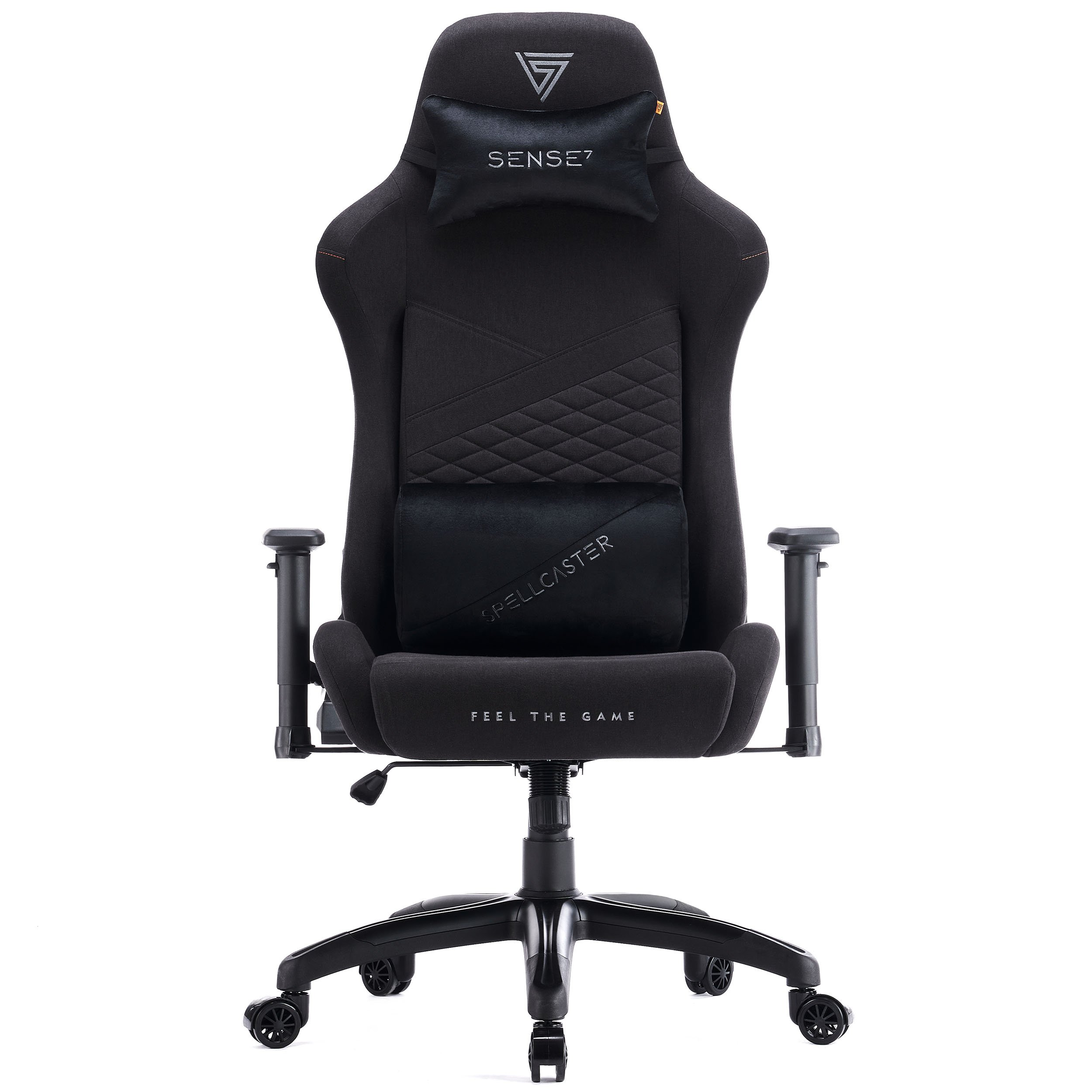 Schwarzer Gaming-Stuhl. Er hat eine Kopfstütze, Rückenlehne, Lendenkissen und Armlehnen. 'FEEL THE GAME'.
