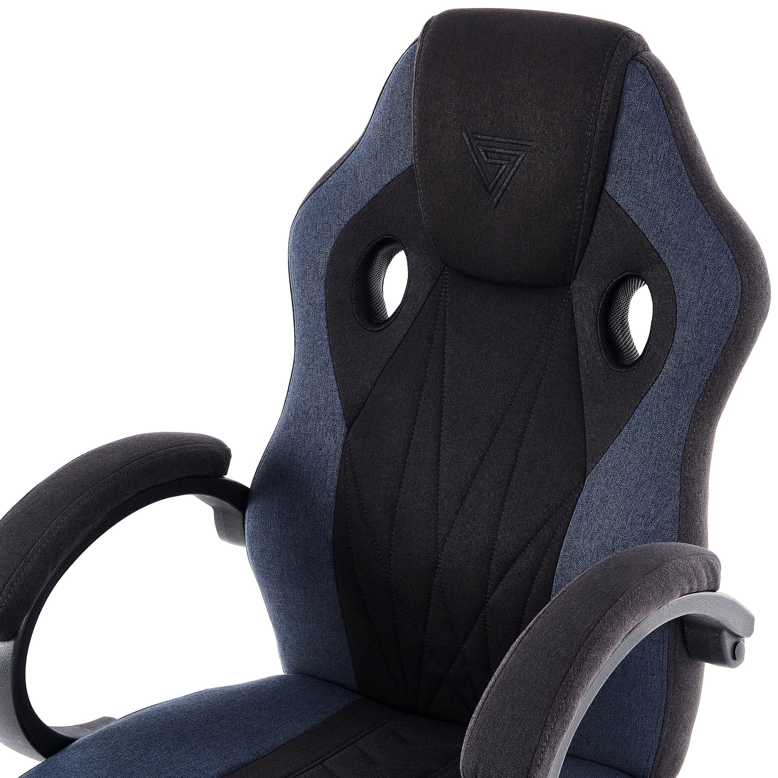 Rückenlehne des Gaming-Stuhls mit blauem und schwarzem Stoff, Kopfstütze mit Logo, Armlehnen unten sichtbar.
