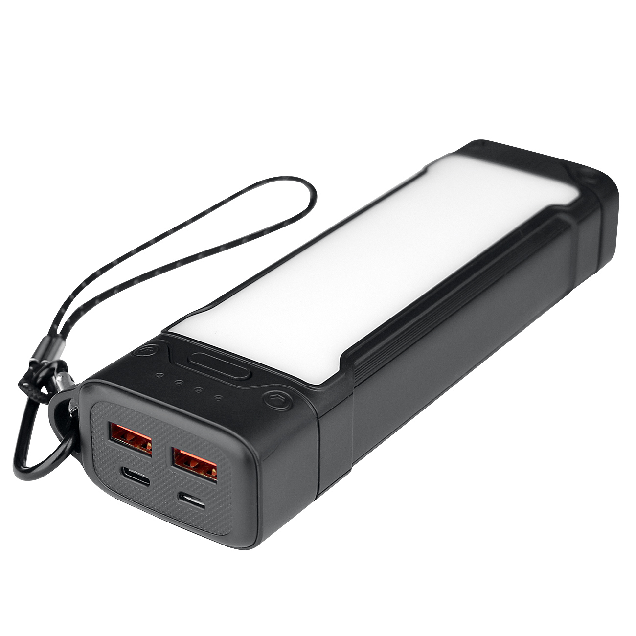 Schwarze Powerbank mit weißem Lichtstreifen und zwei USB-Anschlüssen. Weißer Hintergrund.