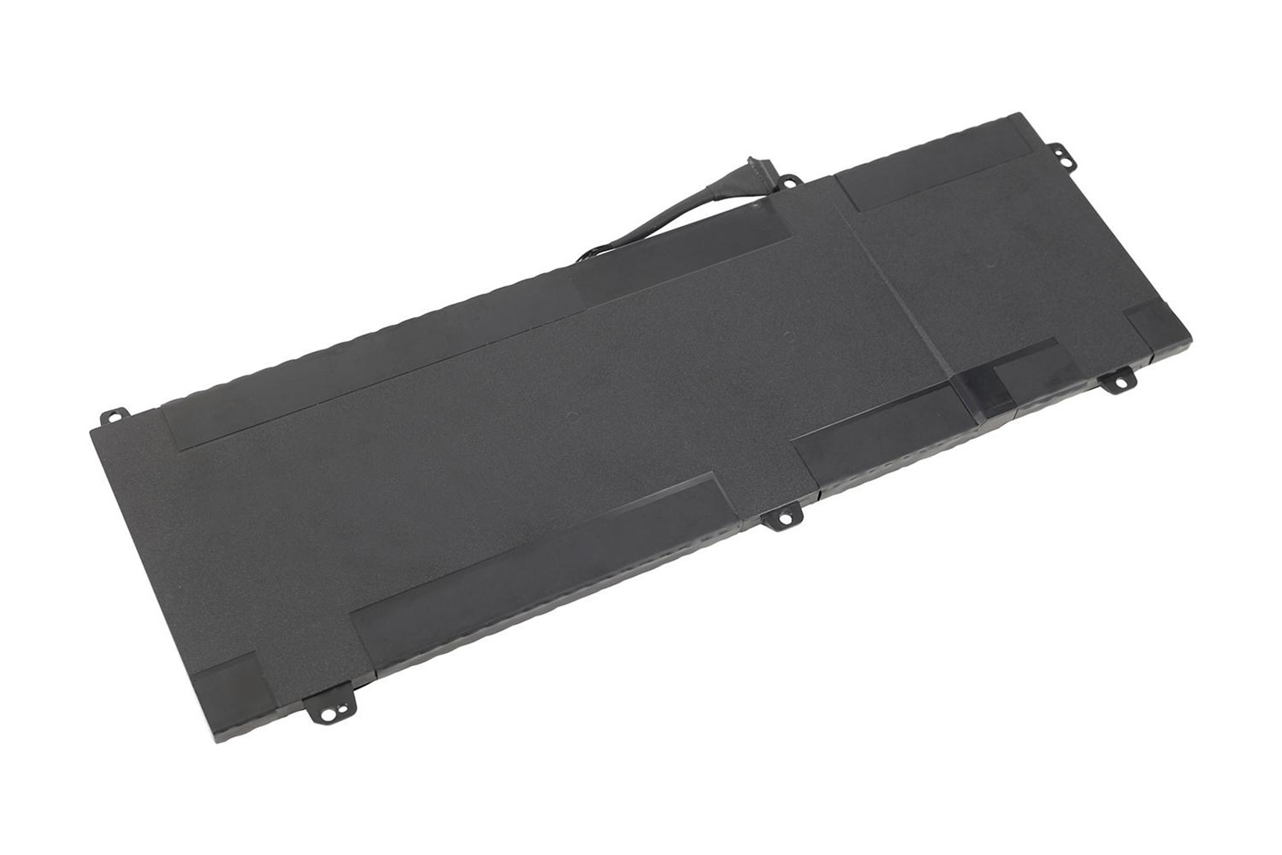 Una batteria rettangolare nera per laptop con un connettore.