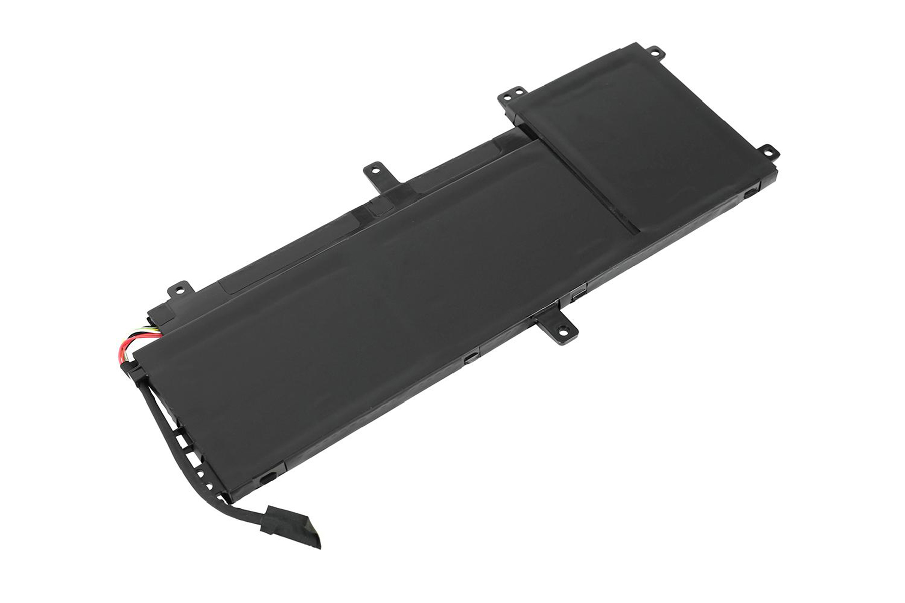 Batteria per laptop su sfondo bianco. È nera con connettore e punti di montaggio.
