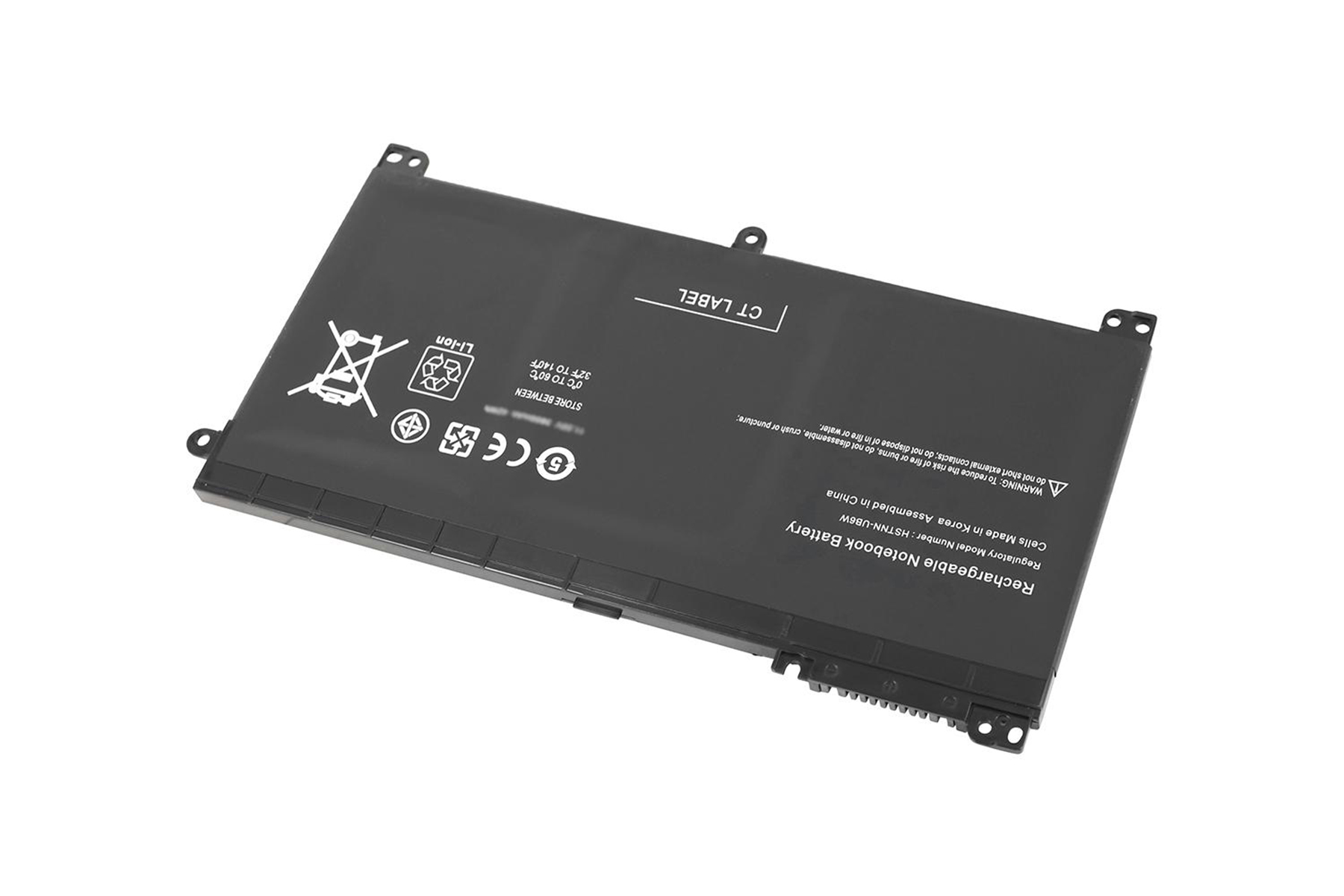 La batteria del laptop nera ha testo ed etichette sulla superficie.