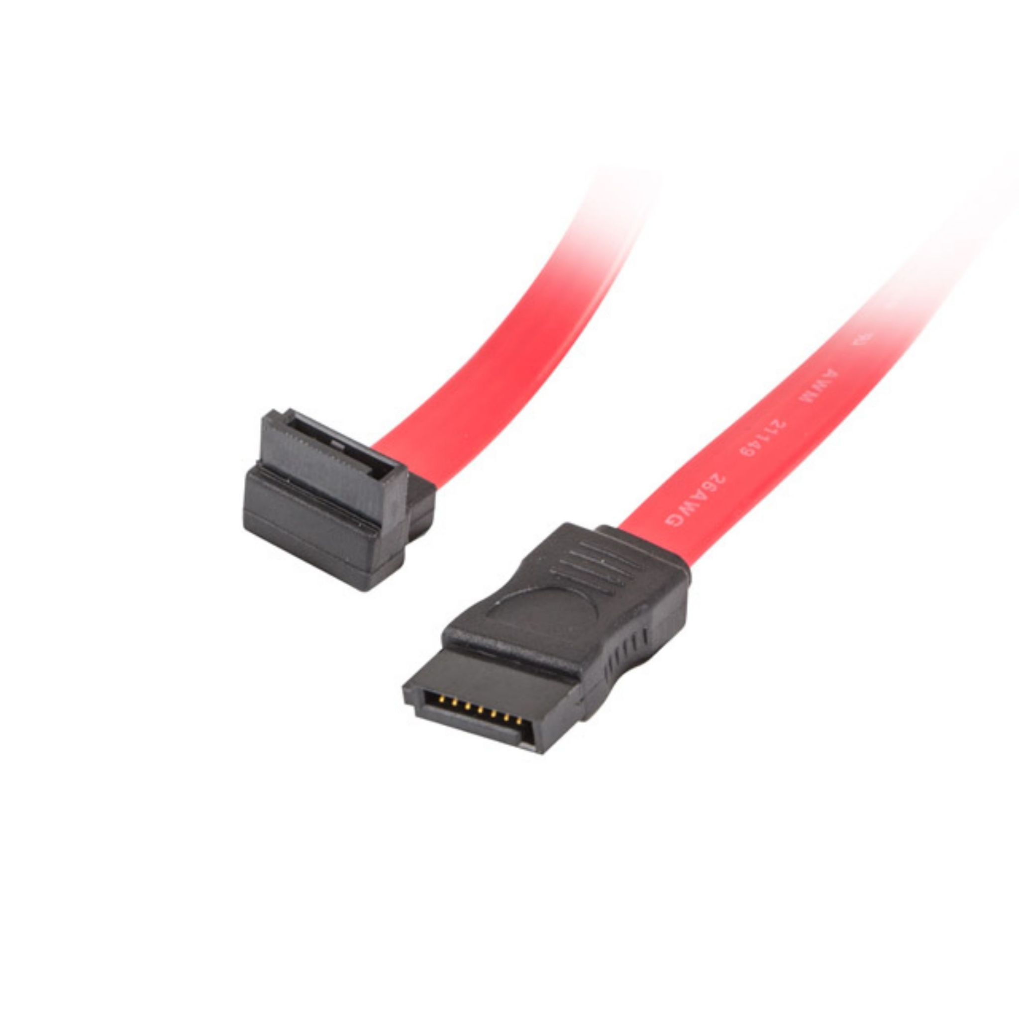 Cavo SATA rosso con connettori neri, sfondo bianco. Primo piano del cavo.