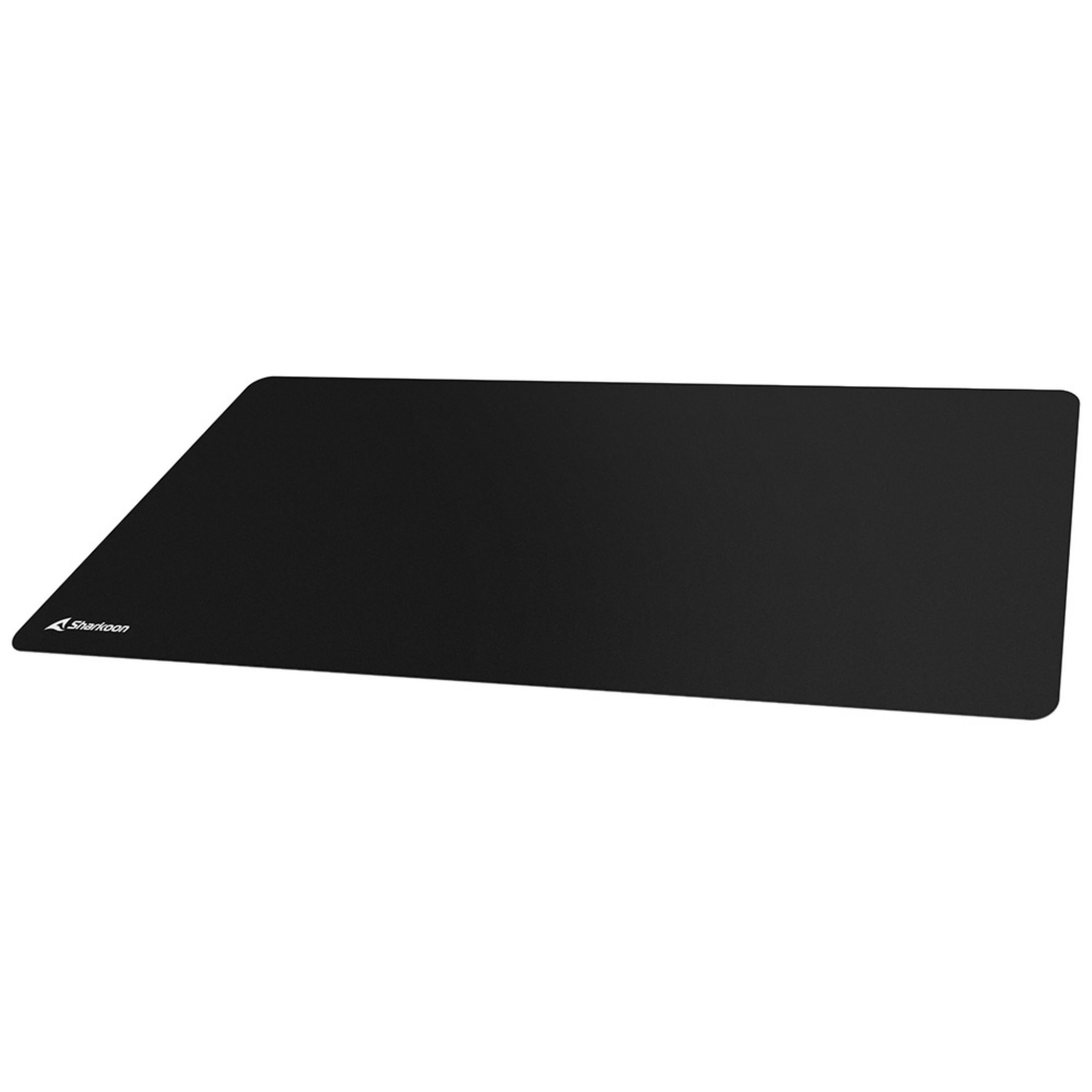 Tapis de souris noir avec un logo Sharkoon dans le coin gauche. Le fond est blanc.