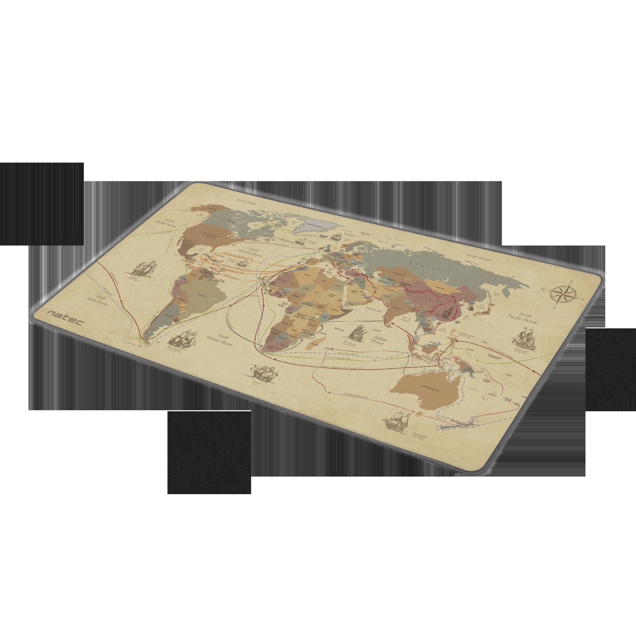Una alfombrilla de ratón con mapa mundial que muestra rutas y continentes en tonos beige y marrón.