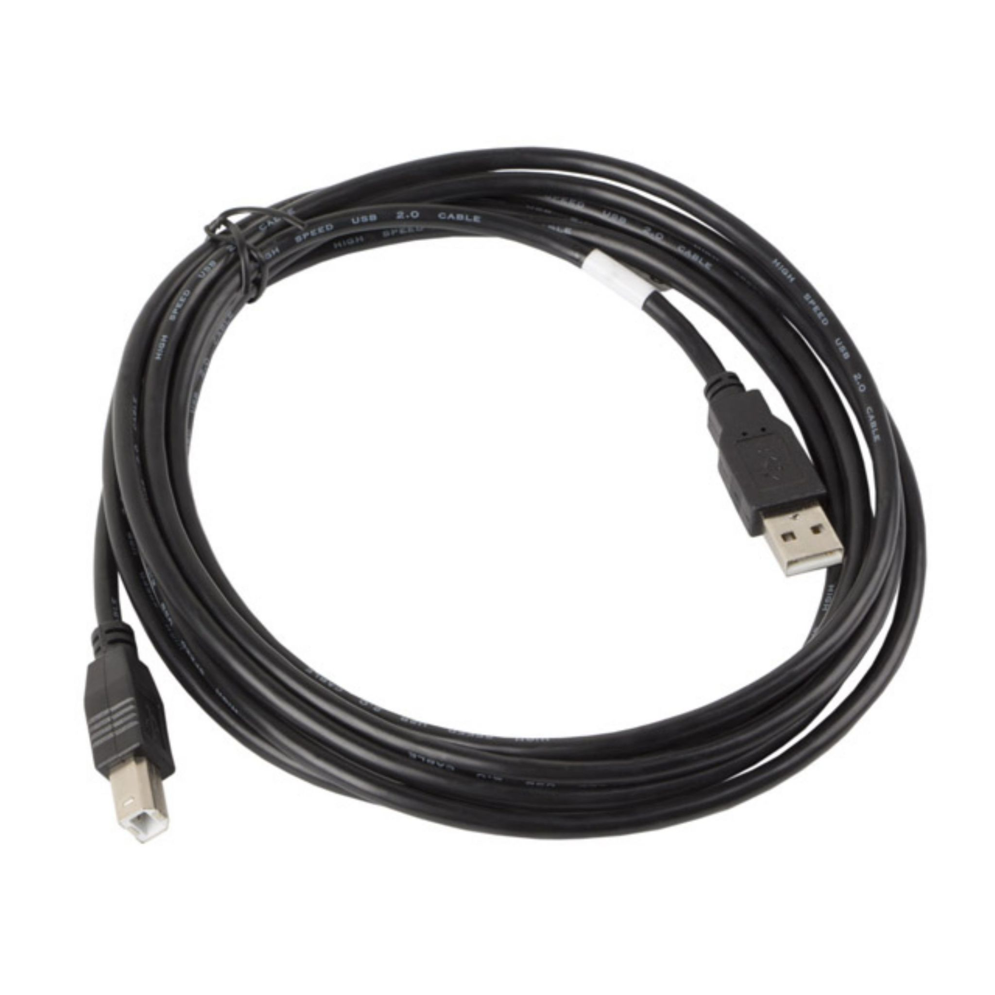 Câble USB noir, enroulé. Deux extrémités, une carrée et une rectangulaire. Fond blanc.
