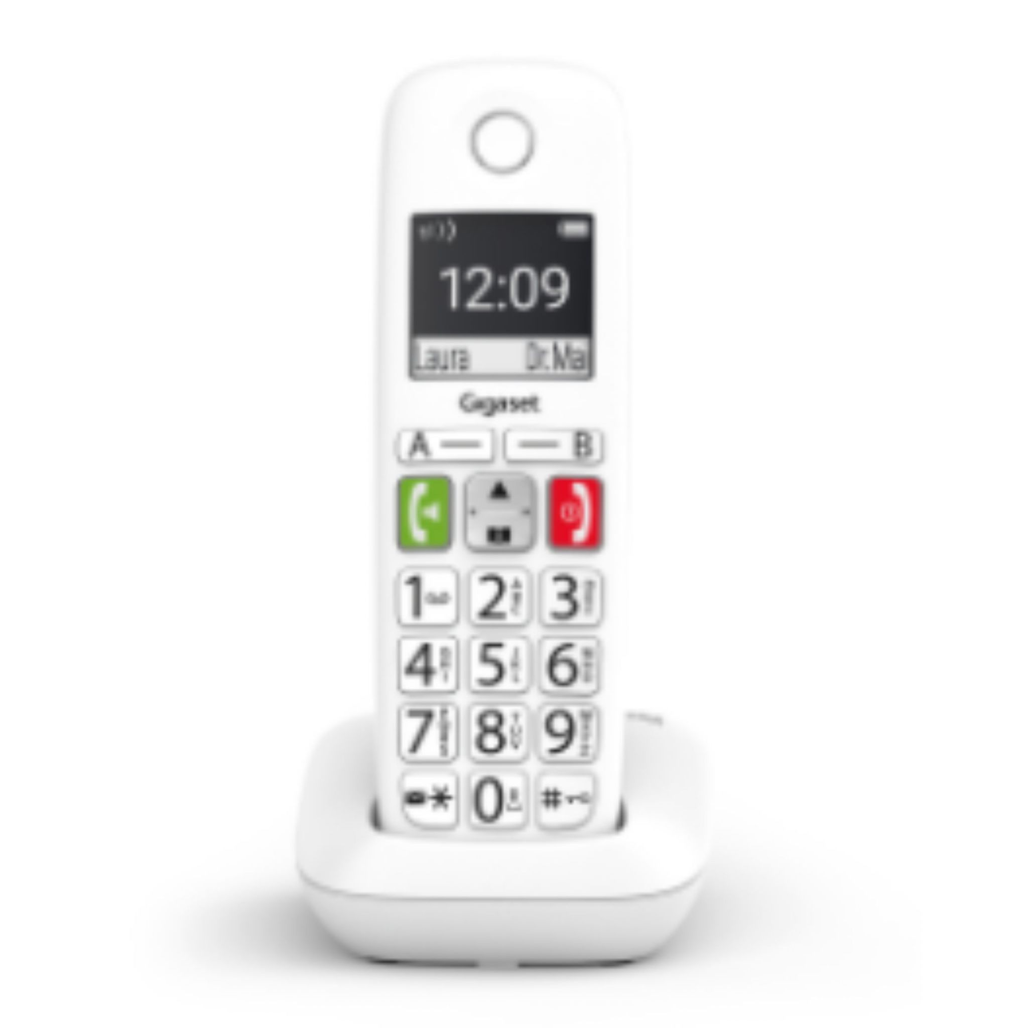 Teléfono inalámbrico blanco sobre una base blanca. La pantalla muestra la hora y dos nombres.