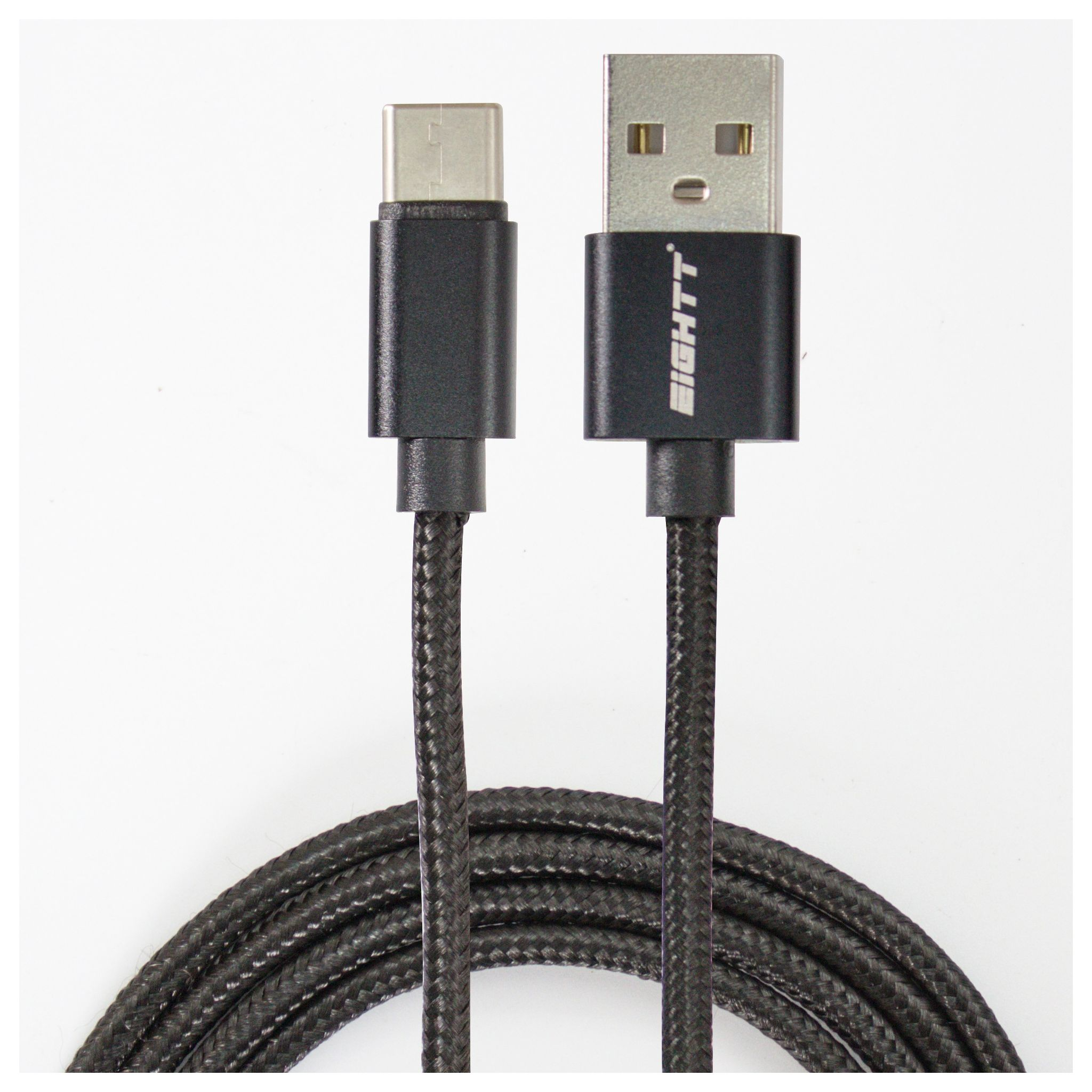 Cavo nero da USB-C a USB-A. Un'estremità è USB-C, l'altra è USB-A.