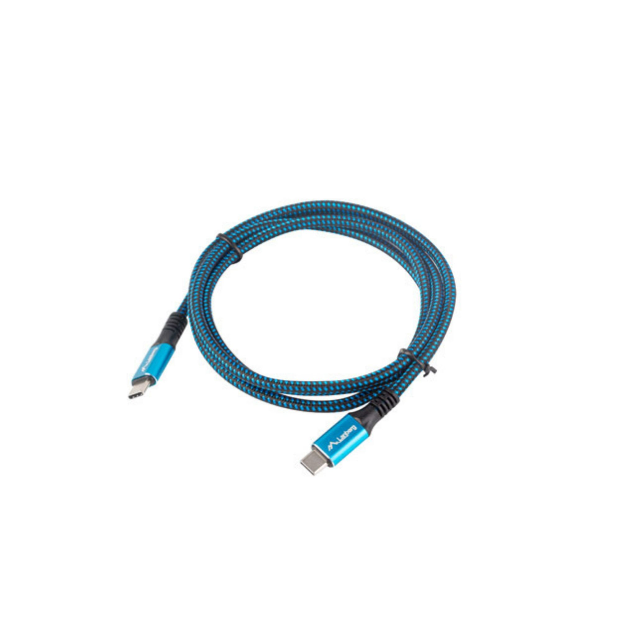 Cable USB-C azul y negro enrollado sobre un fondo blanco. Los conectores son visibles.