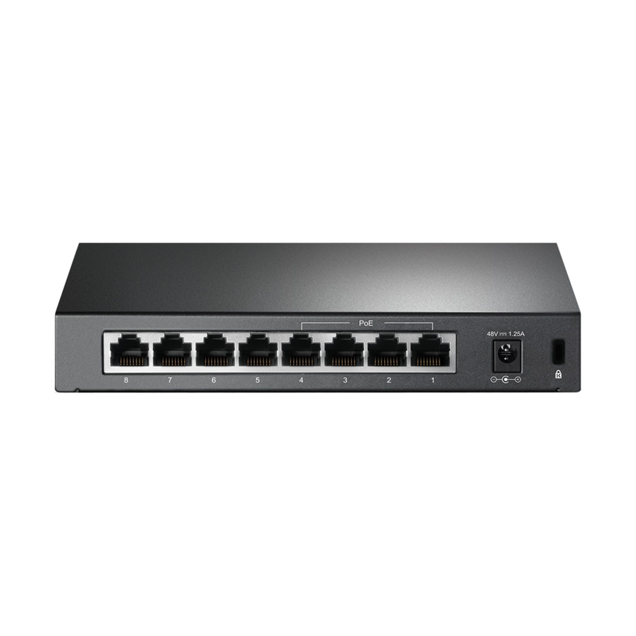 Een zwarte PoE netwerk switch met poorten, van voren gezien, op een witte achtergrond.