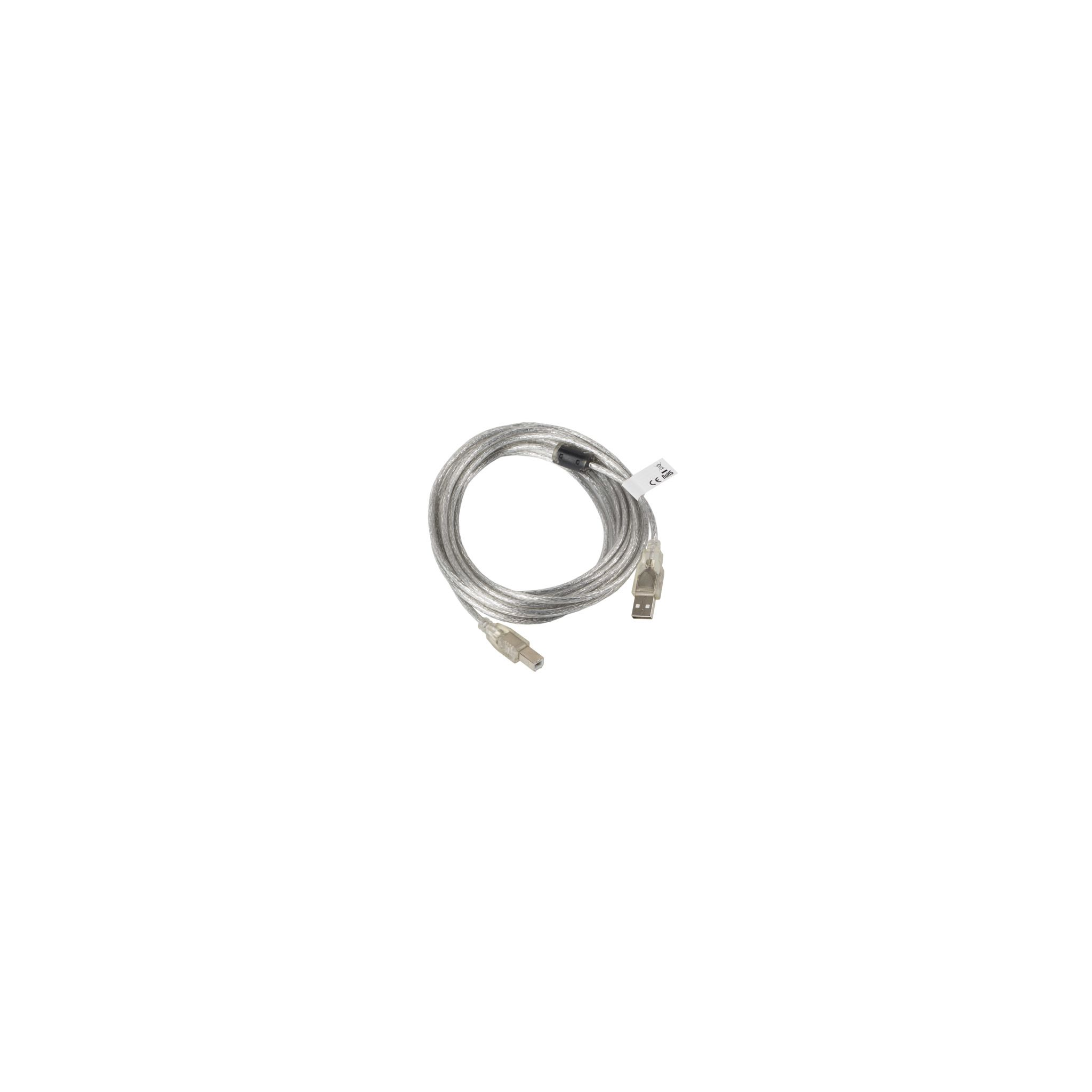 Câble USB argenté enroulé avec deux connecteurs. Fond blanc.